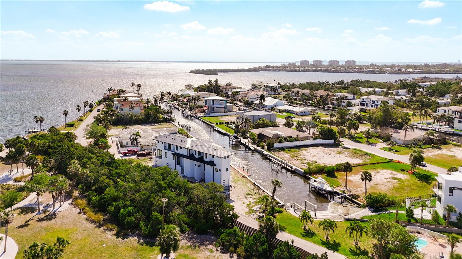 530 JESSMYTH DR, LONGBOAT KEY, FL, 34228