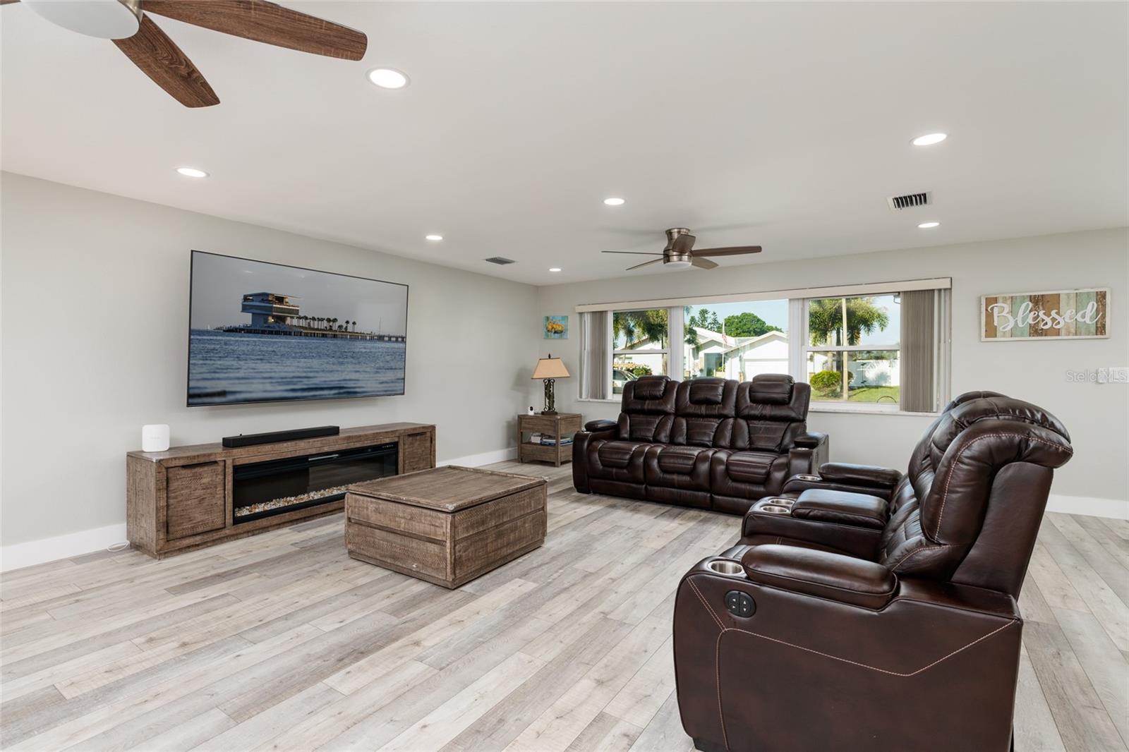 9773 1ST ST NE, ST PETERSBURG, FL, 33702