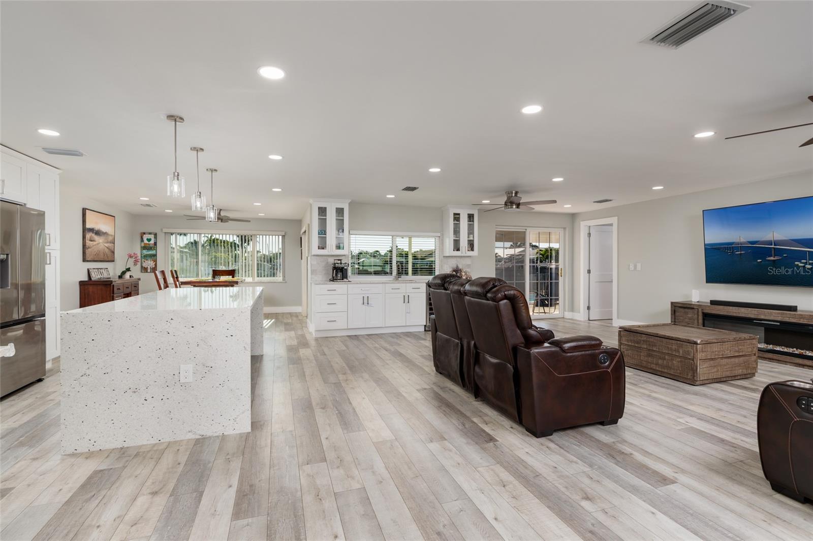 9773 1ST ST NE, ST PETERSBURG, FL, 33702