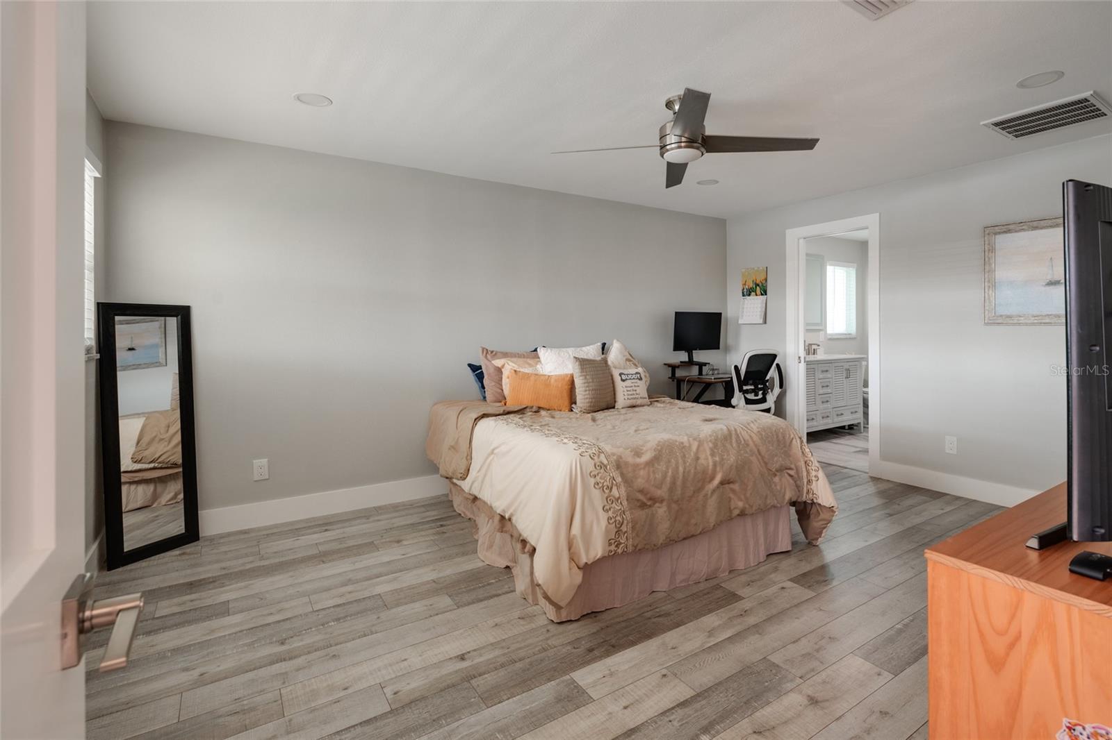 9773 1ST ST NE, ST PETERSBURG, FL, 33702