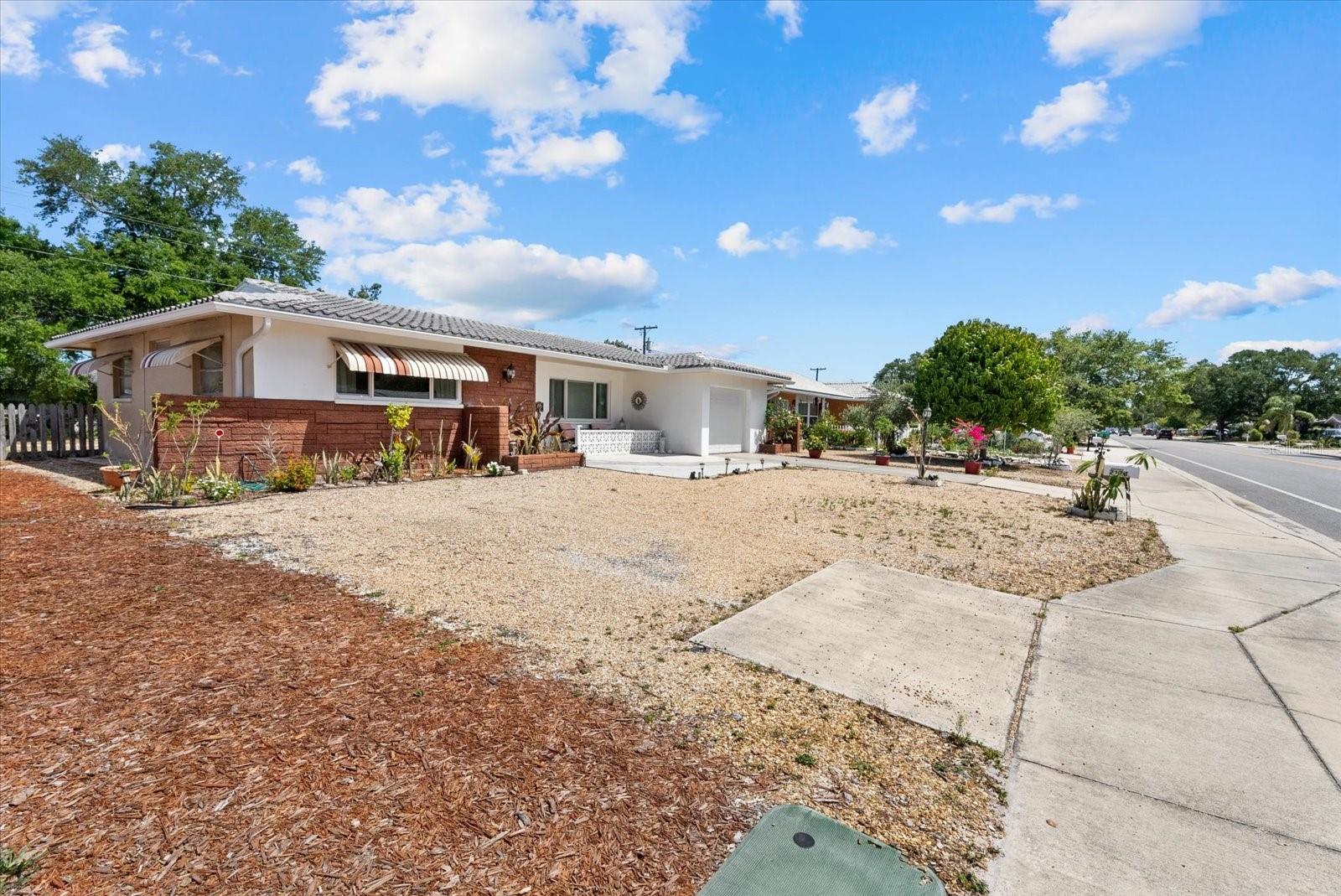 2124 GREENBRIAR BLVD, CLEARWATER, FL, 33763