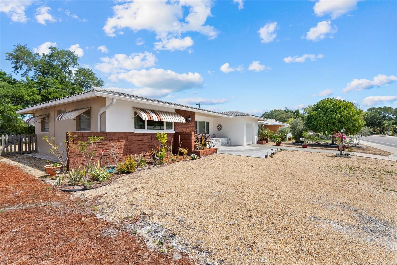 2124 GREENBRIAR BLVD, CLEARWATER, FL, 33763