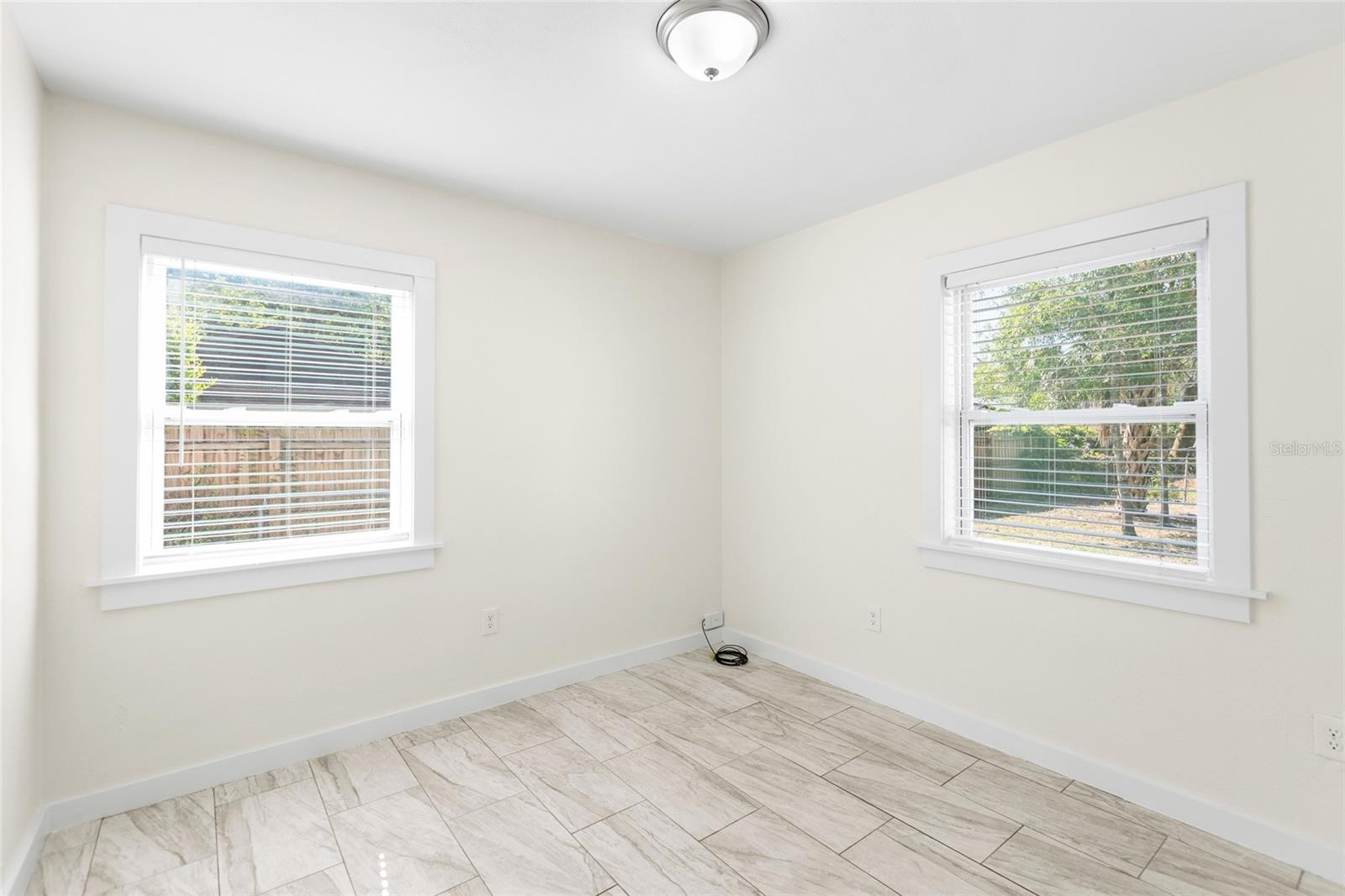 1901 E SHADOWLAWN AVE, TAMPA, FL, 33610
