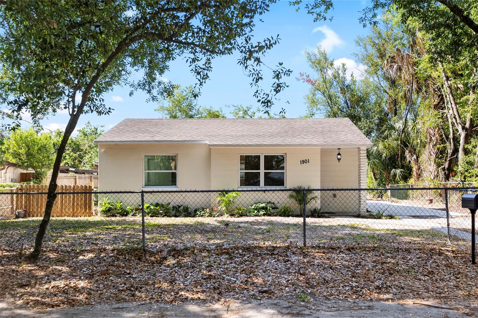 1901 E SHADOWLAWN AVE, TAMPA, FL, 33610