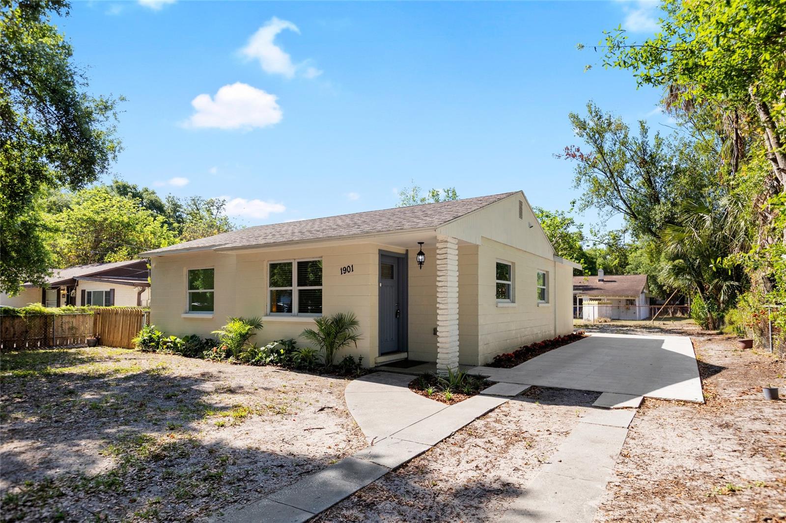1901 E SHADOWLAWN AVE, TAMPA, FL, 33610