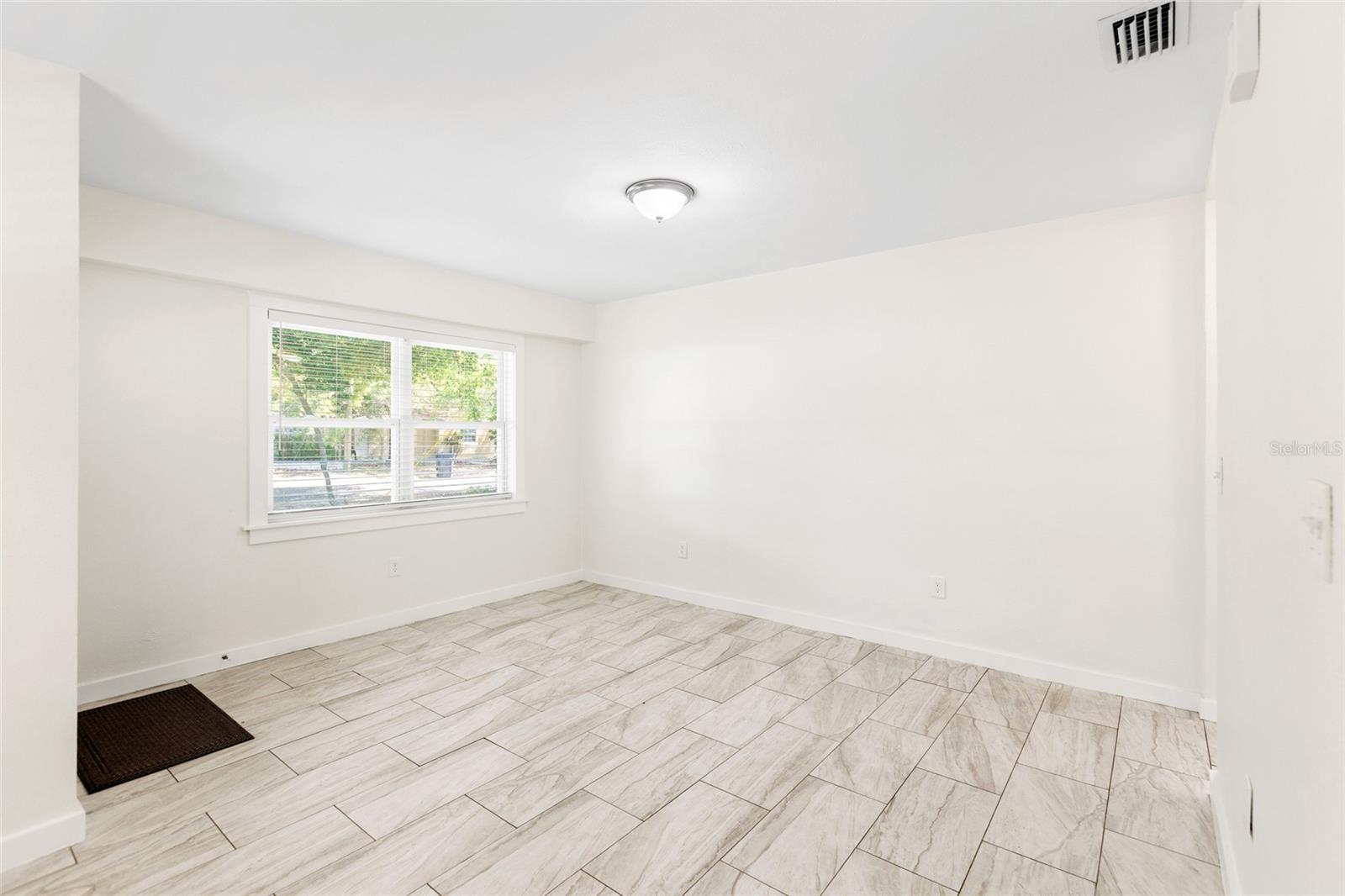 1901 E SHADOWLAWN AVE, TAMPA, FL, 33610