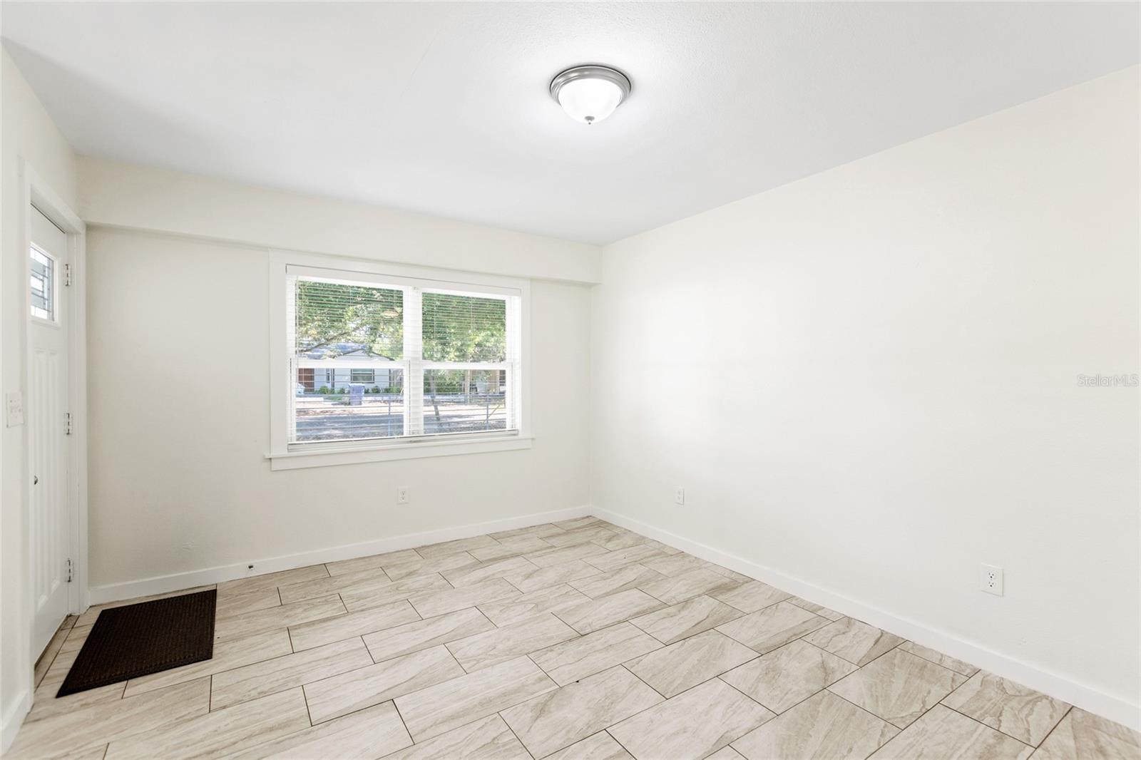 1901 E SHADOWLAWN AVE, TAMPA, FL, 33610