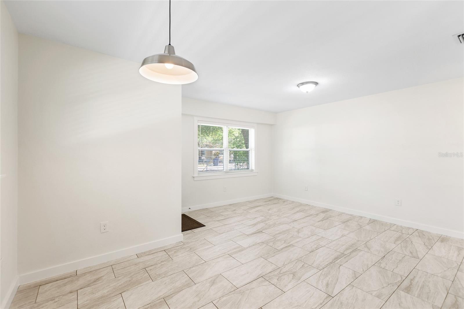1901 E SHADOWLAWN AVE, TAMPA, FL, 33610