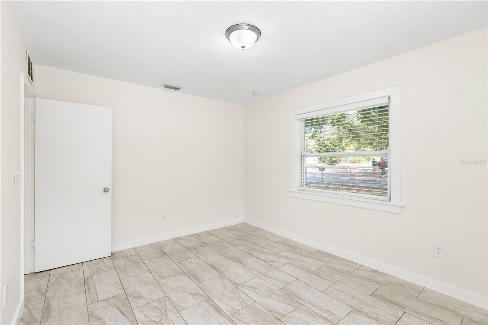 1901 E SHADOWLAWN AVE, TAMPA, FL, 33610