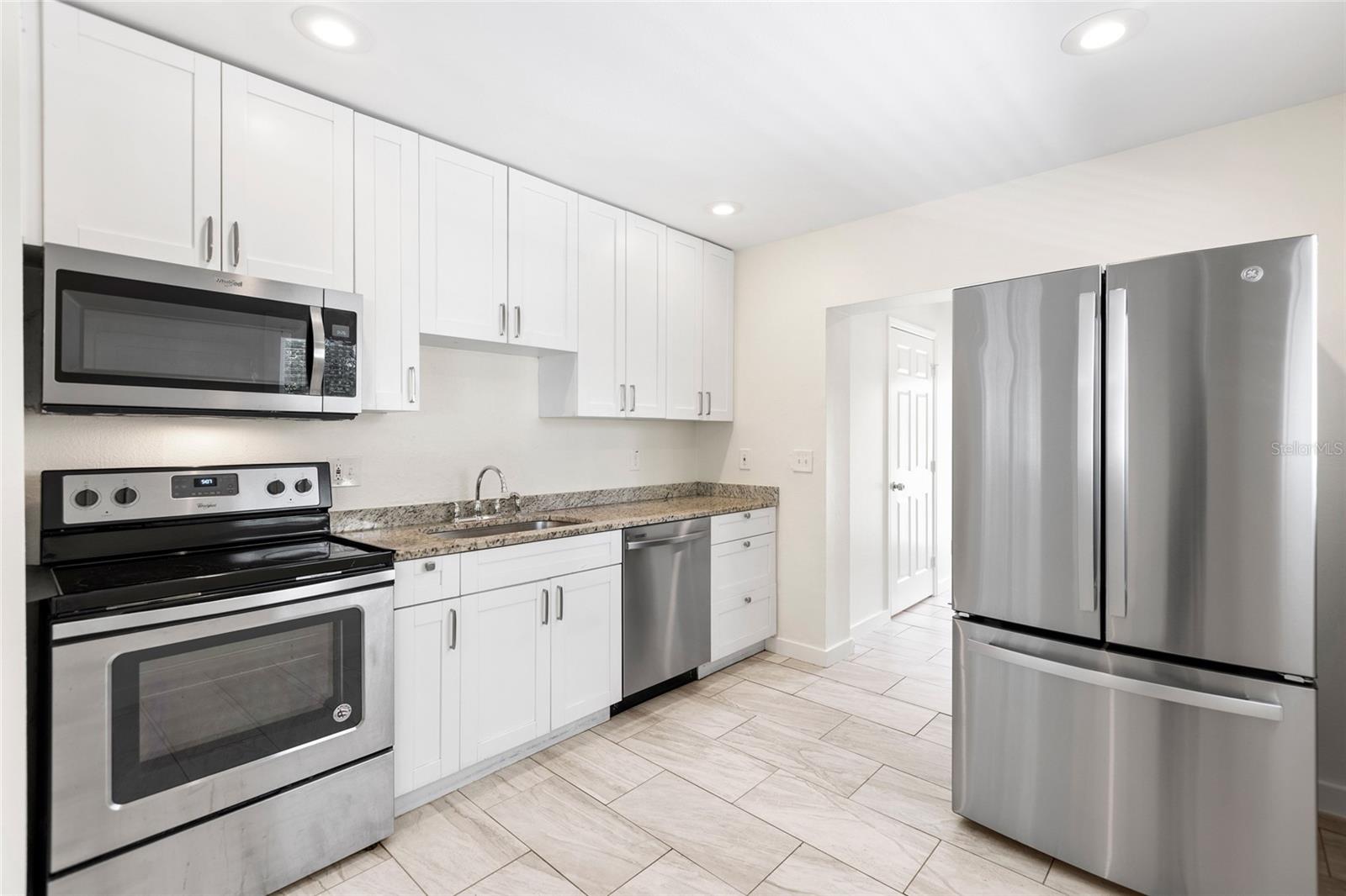 1901 E SHADOWLAWN AVE, TAMPA, FL, 33610