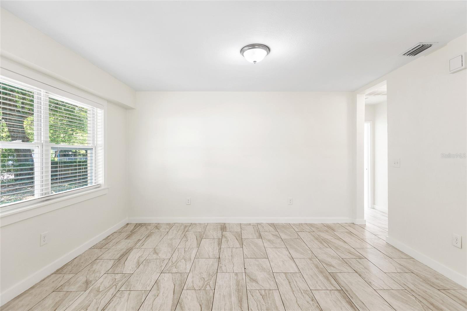 1901 E SHADOWLAWN AVE, TAMPA, FL, 33610