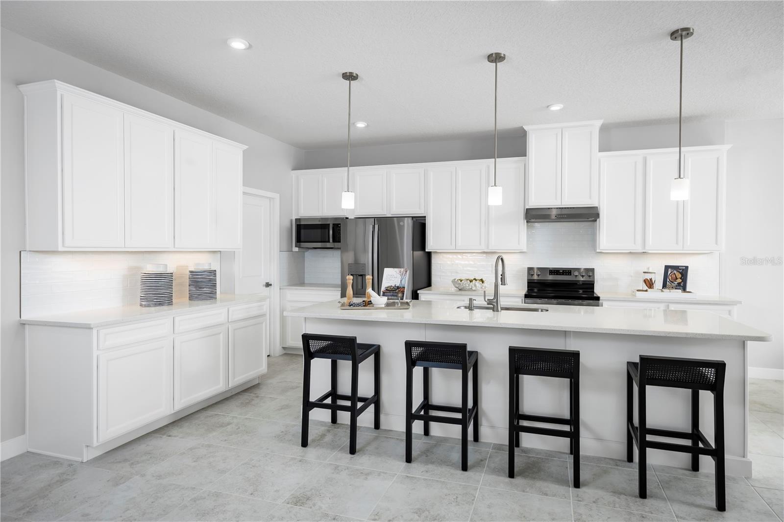 22145 PINE GROVE LOOP, LEESBURG, FL, 34748