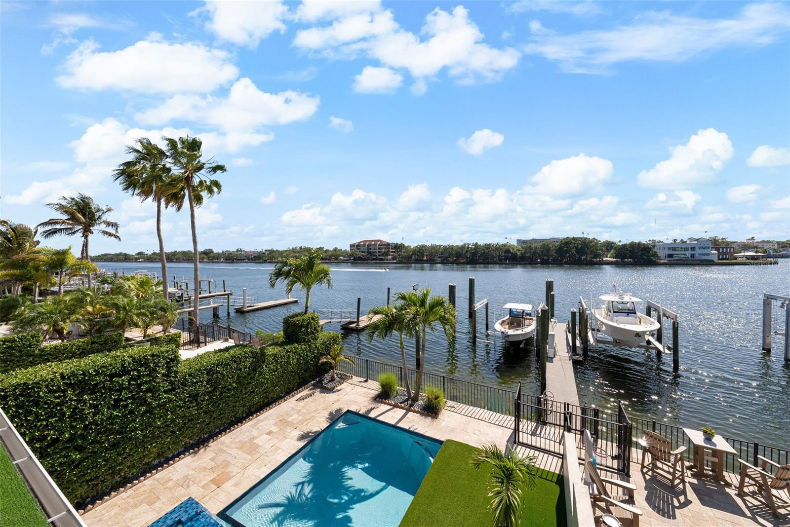 1123 ABBEYS WAY, TAMPA, FL, 33602