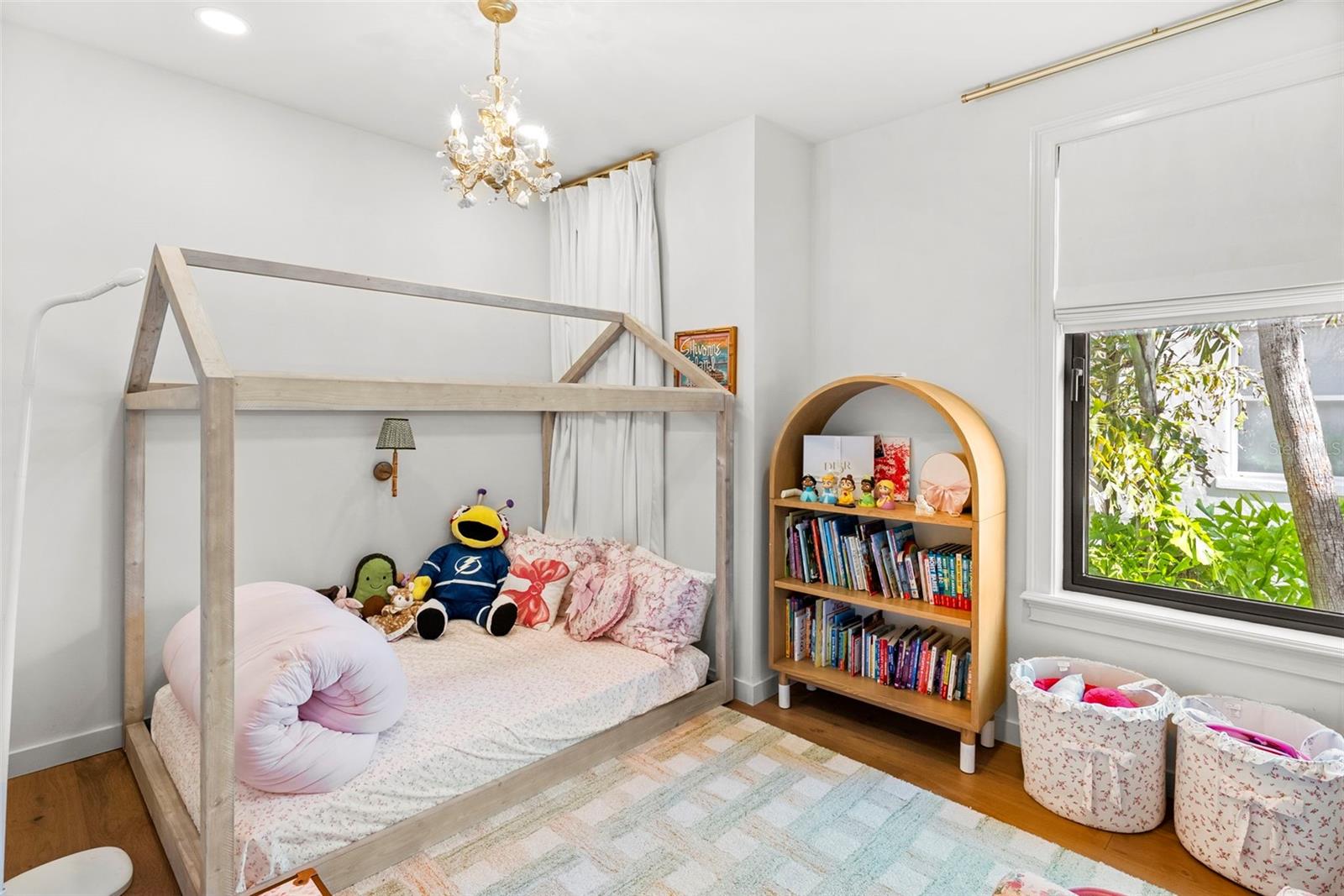 1123 ABBEYS WAY, TAMPA, FL, 33602