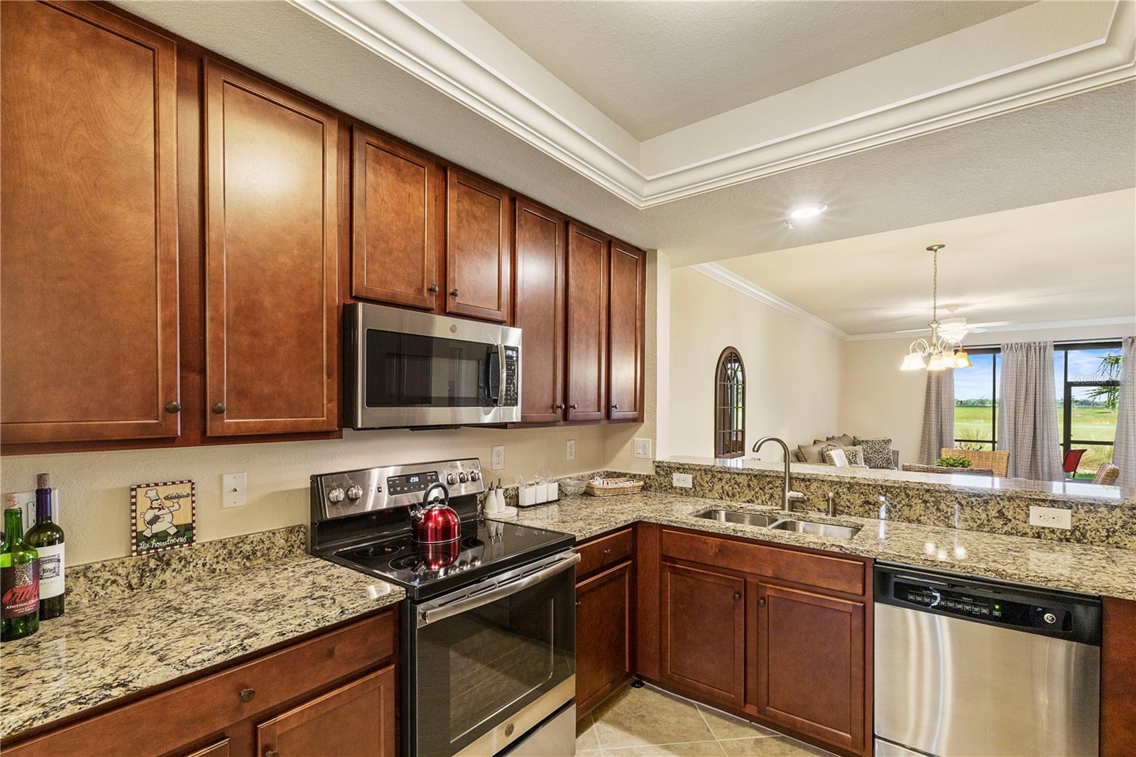 5558 PALMER CIR #105, BRADENTON, FL, 34211