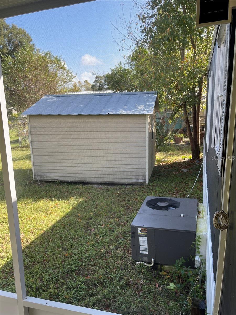 101 CAROLINE AVE, LADY LAKE, FL, 32159