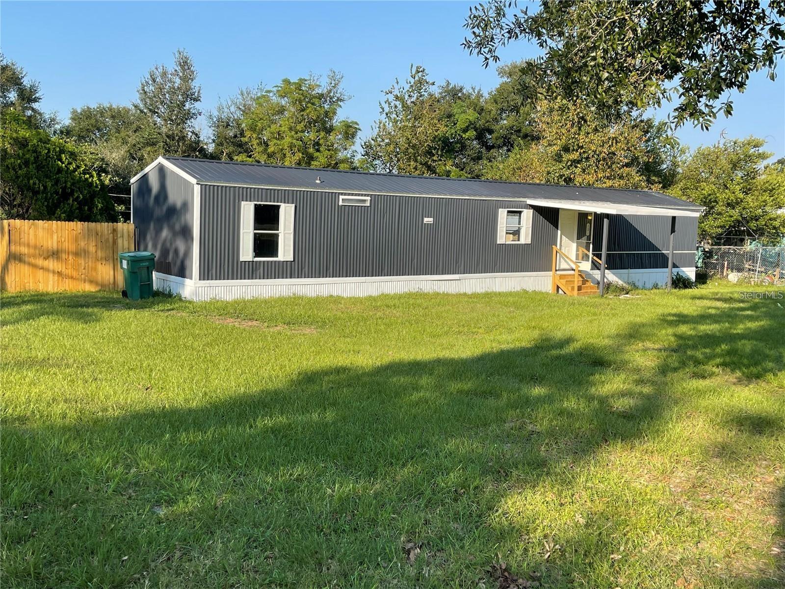 101 CAROLINE AVE, LADY LAKE, FL, 32159