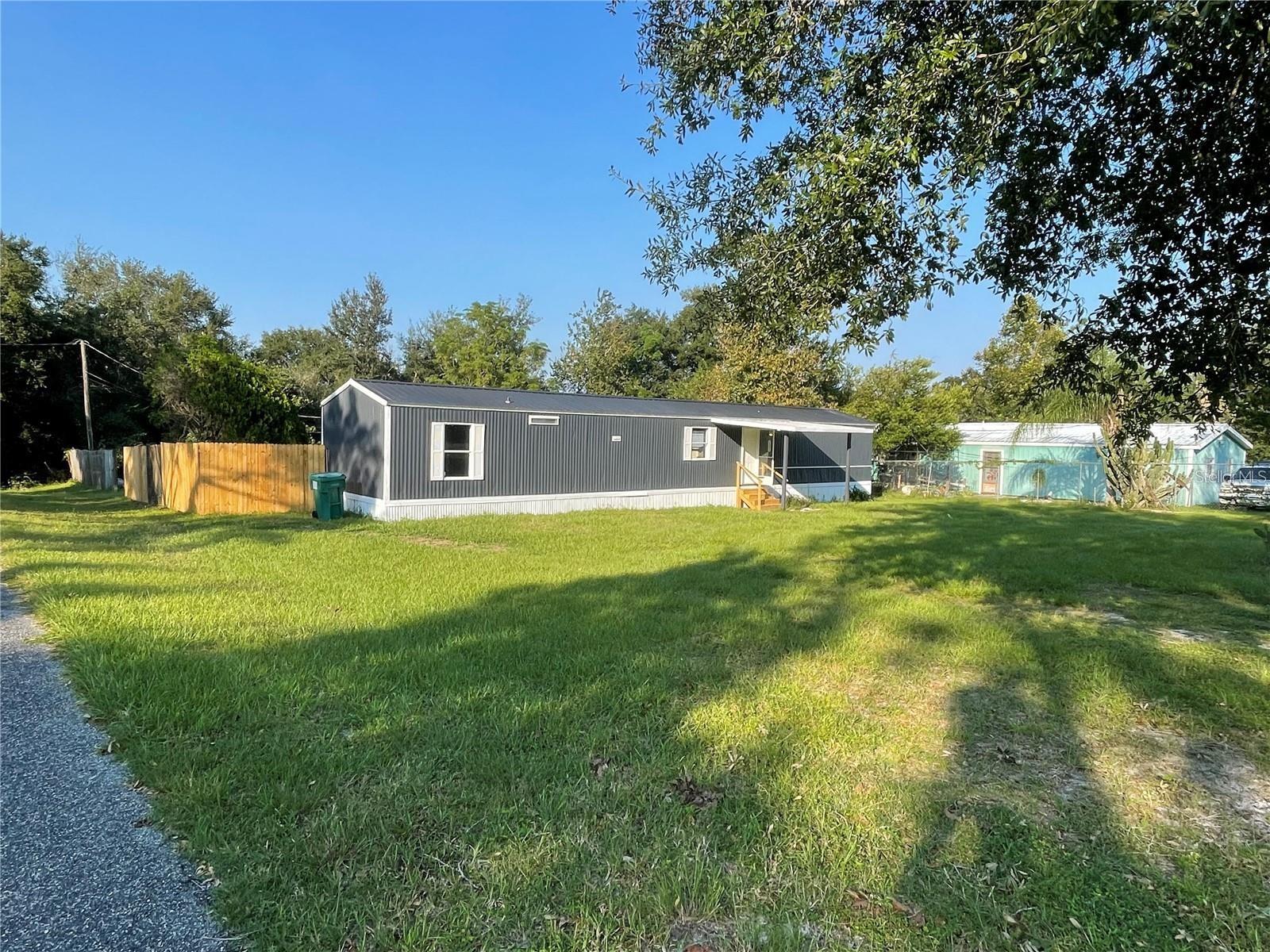 101 CAROLINE AVE, LADY LAKE, FL, 32159