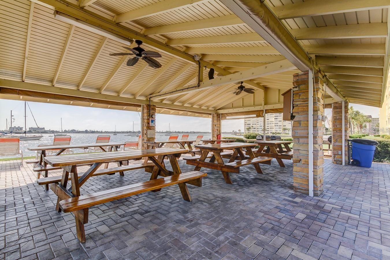 4700 COVE CIR #107, ST PETERSBURG, FL, 33708