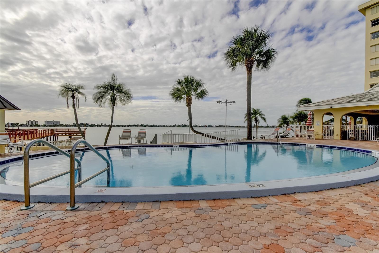 4700 COVE CIR #107, ST PETERSBURG, FL, 33708