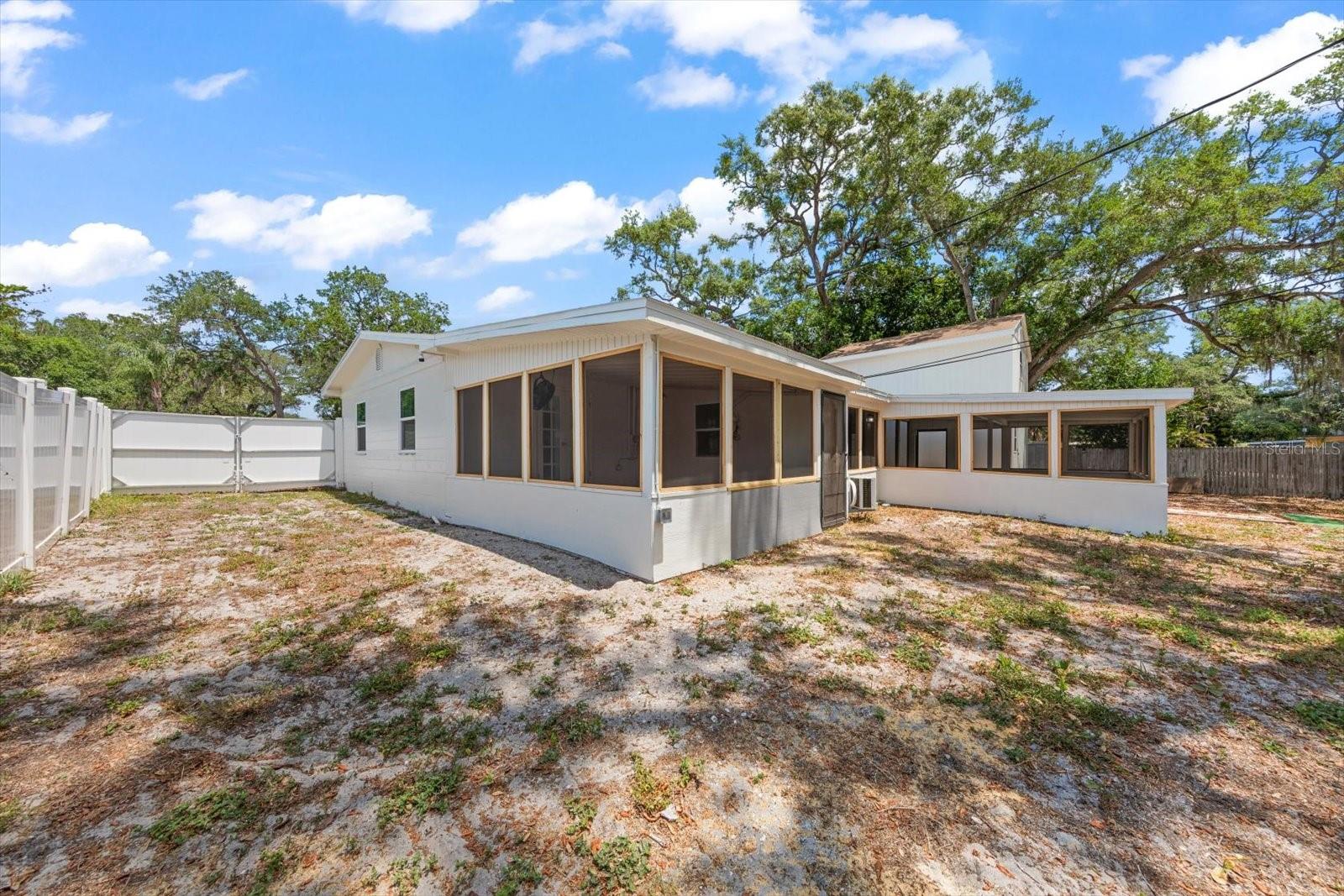 11012 52ND AVE N, ST PETERSBURG, FL, 33708