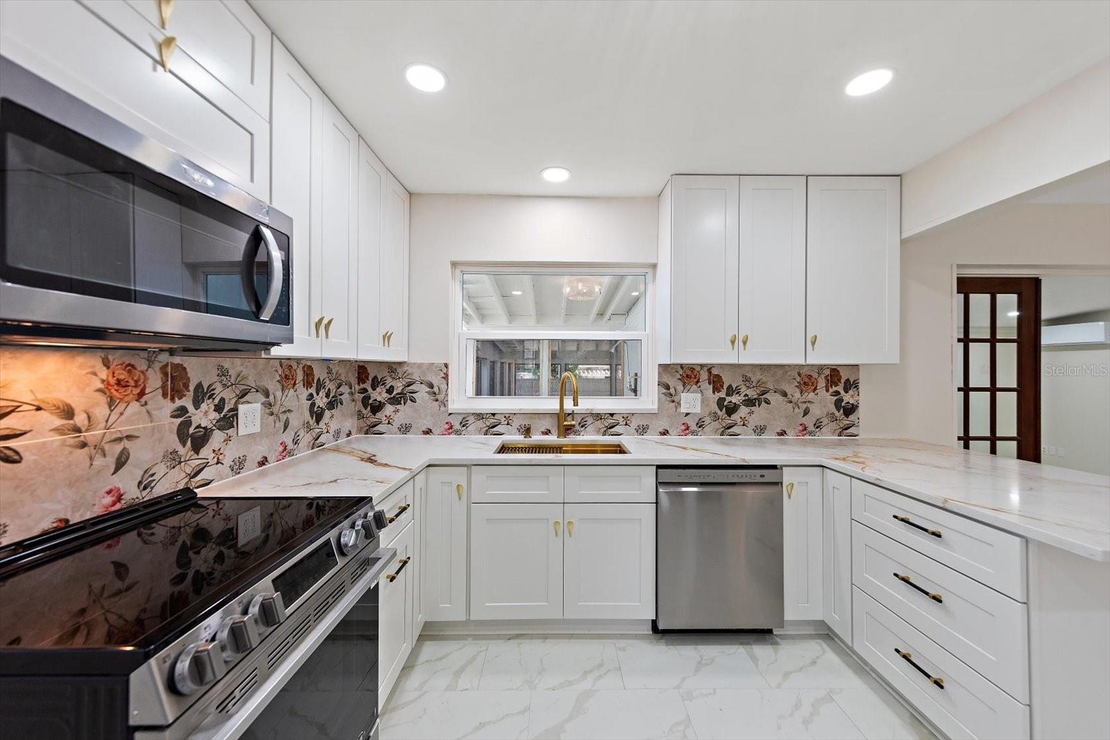 11012 52ND AVE N, ST PETERSBURG, FL, 33708