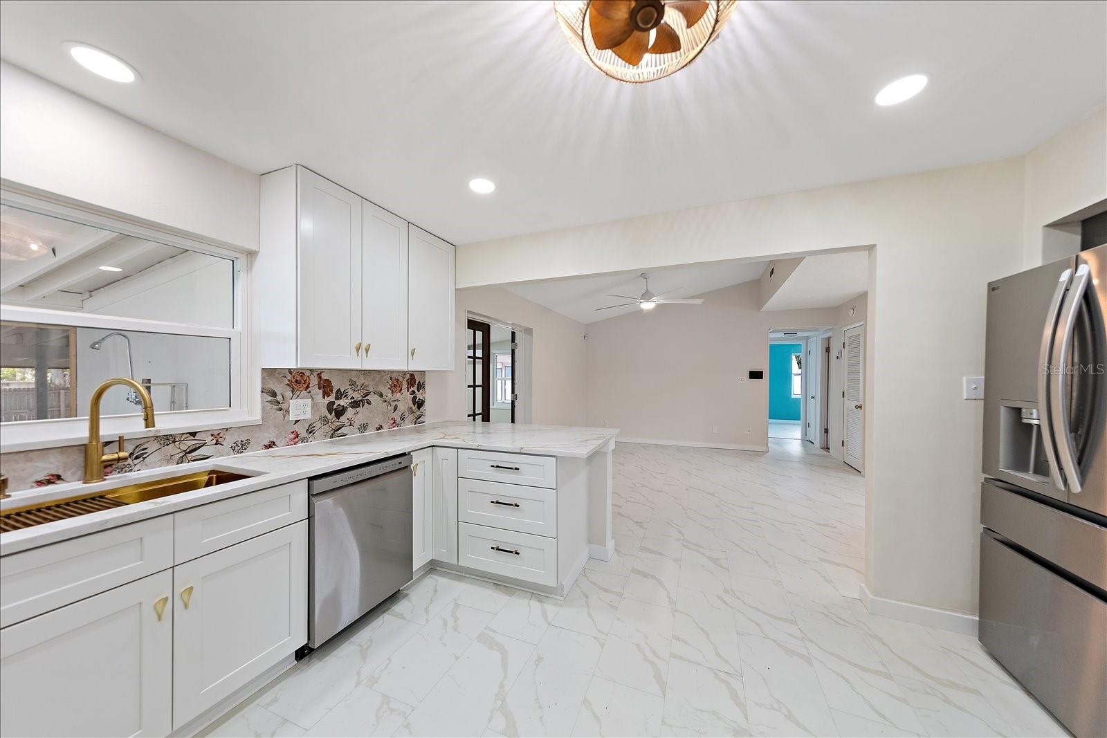 11012 52ND AVE N, ST PETERSBURG, FL, 33708