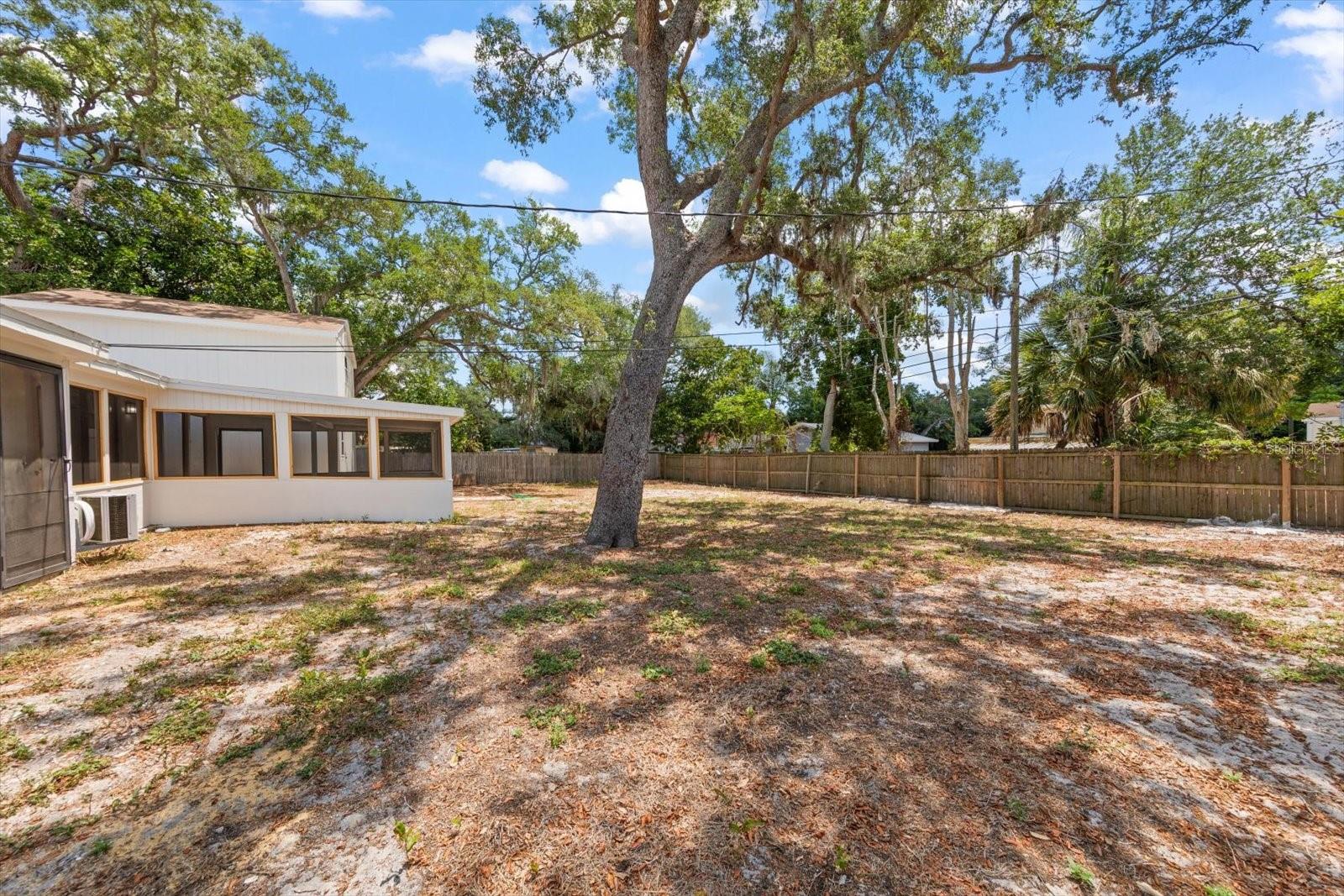 11012 52ND AVE N, ST PETERSBURG, FL, 33708