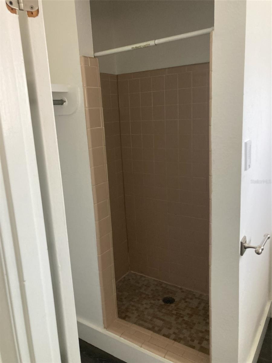 1401 E ALFRED ST #11, TAVARES, FL, 32778