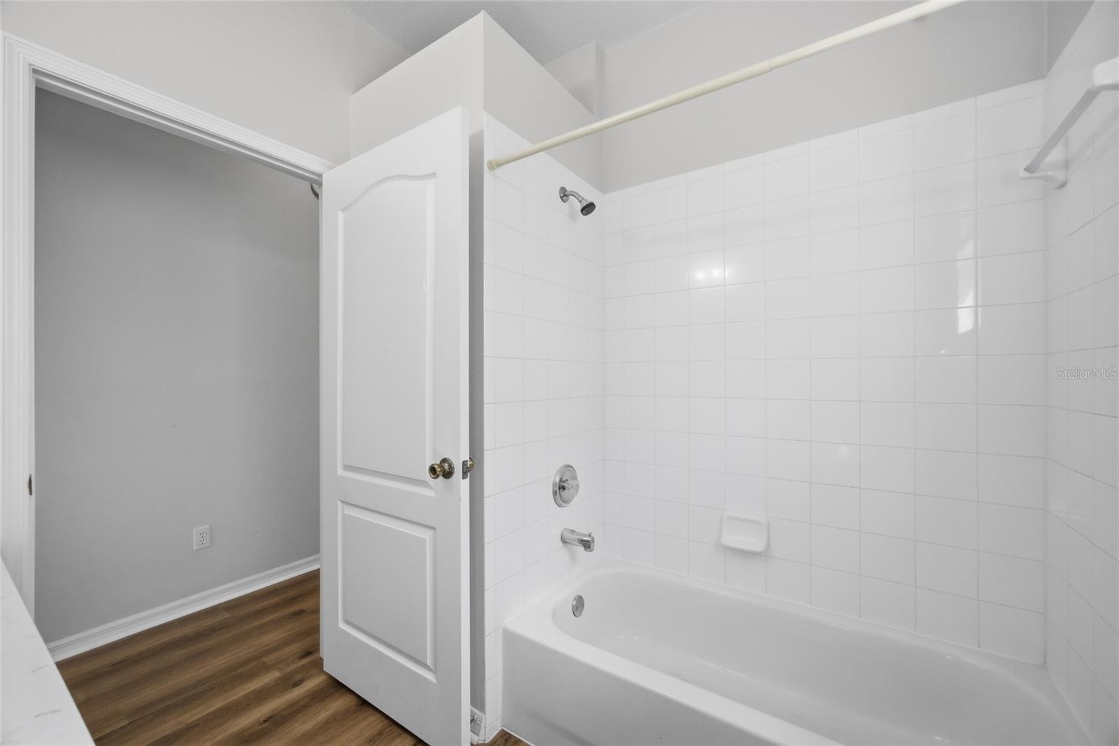 9307 HUNTINGTON PARK WAY, TAMPA, FL, 33647