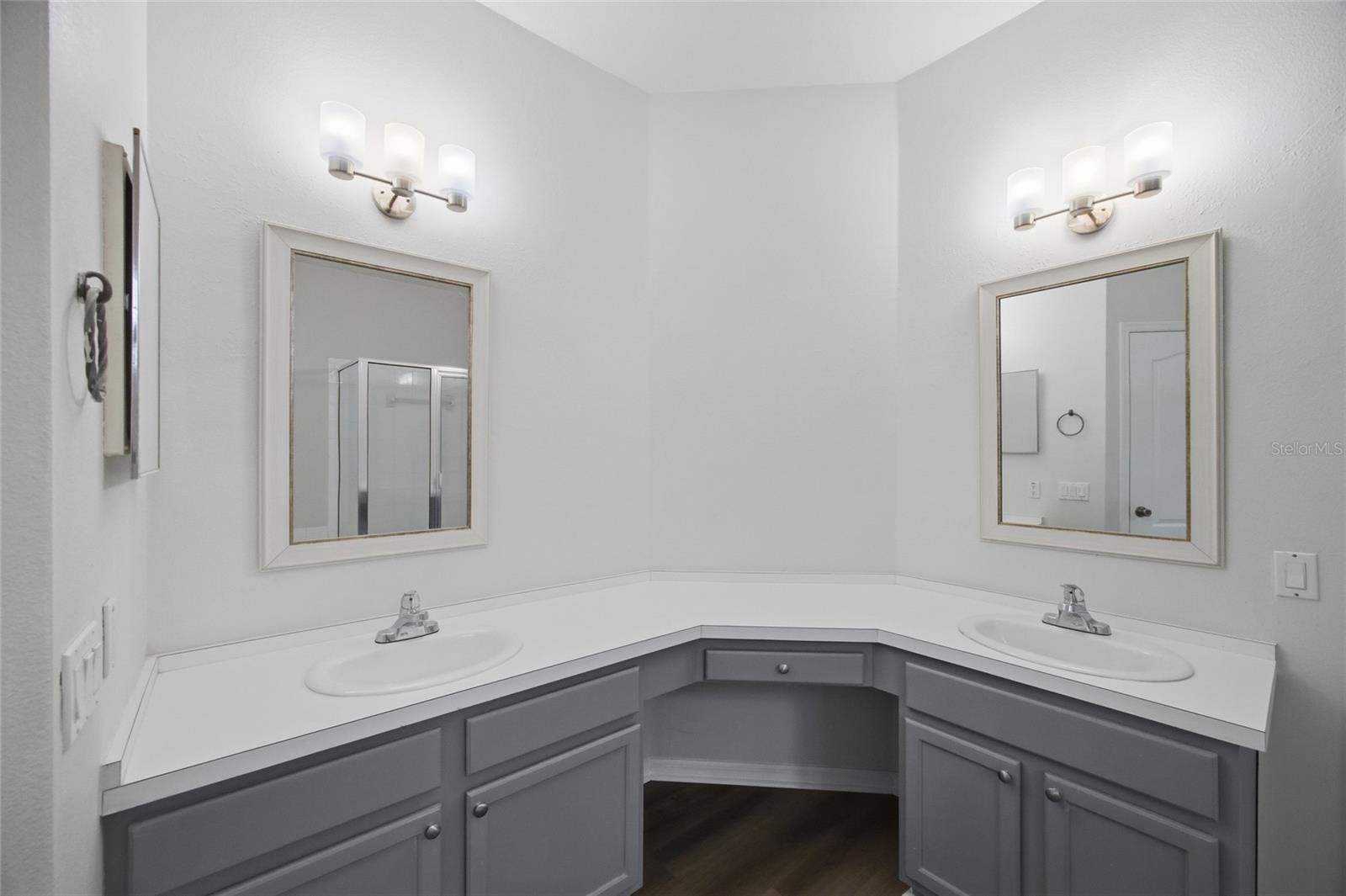 9307 HUNTINGTON PARK WAY, TAMPA, FL, 33647