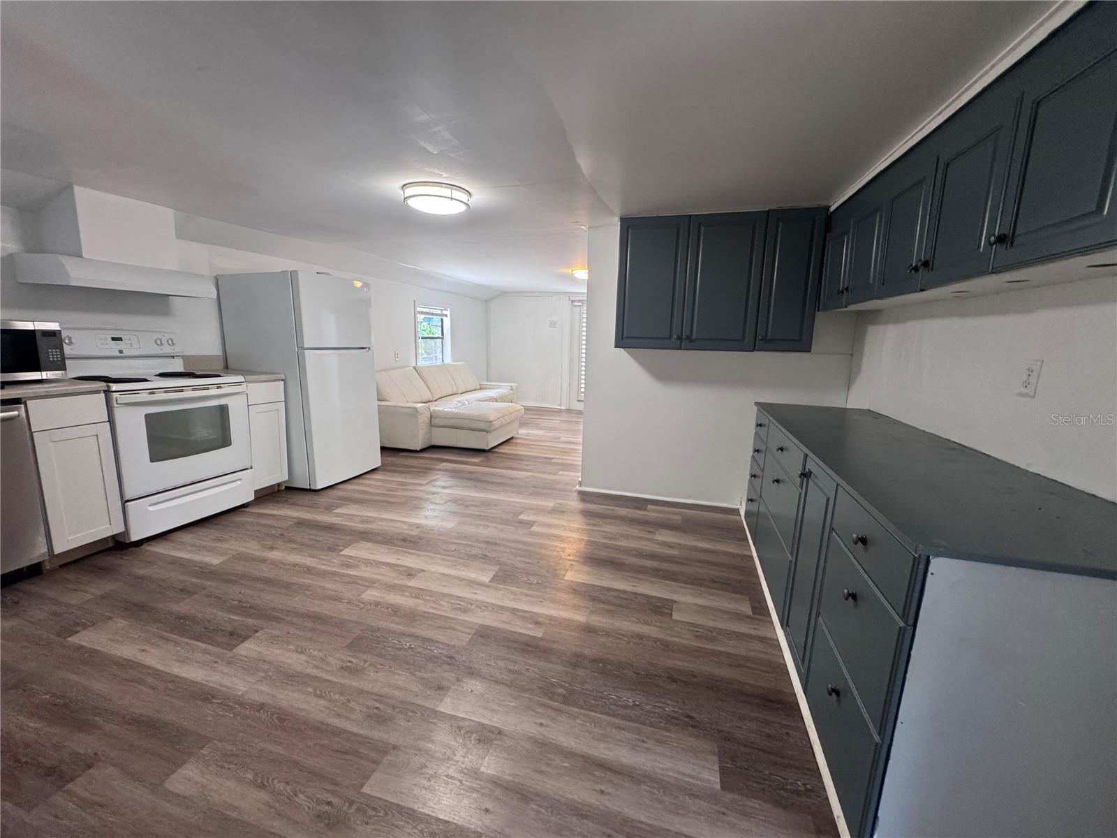 PINECREST, BRADENTON, FL, 34208