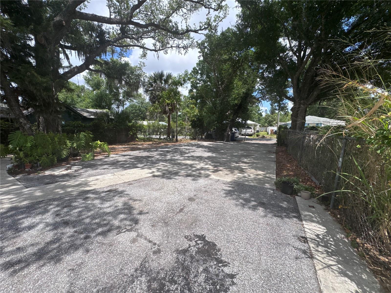 PINECREST, BRADENTON, FL, 34208