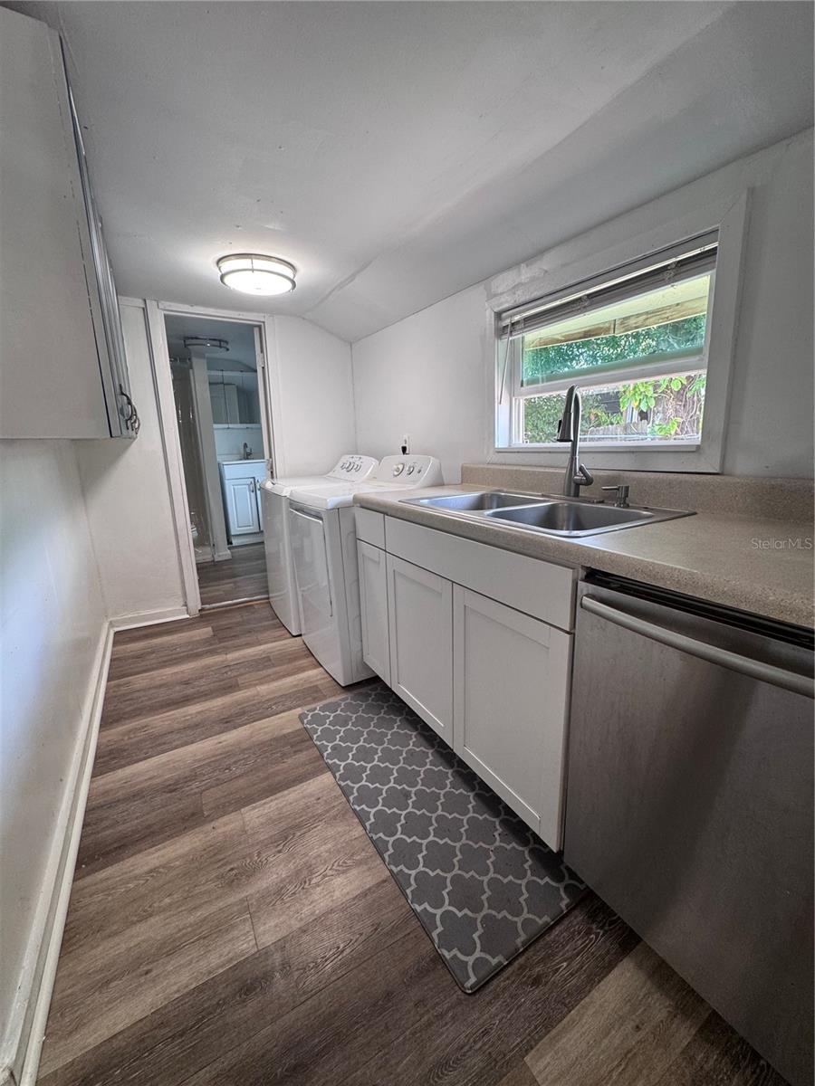 PINECREST, BRADENTON, FL, 34208