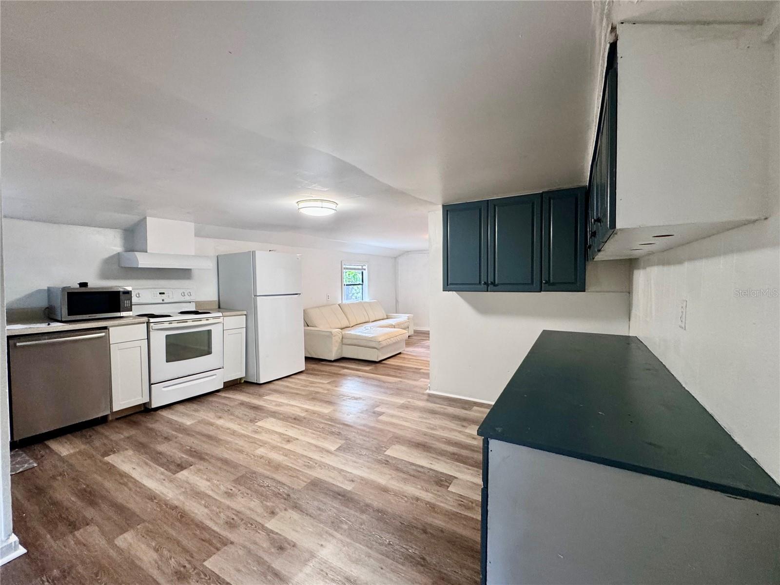 PINECREST, BRADENTON, FL, 34208