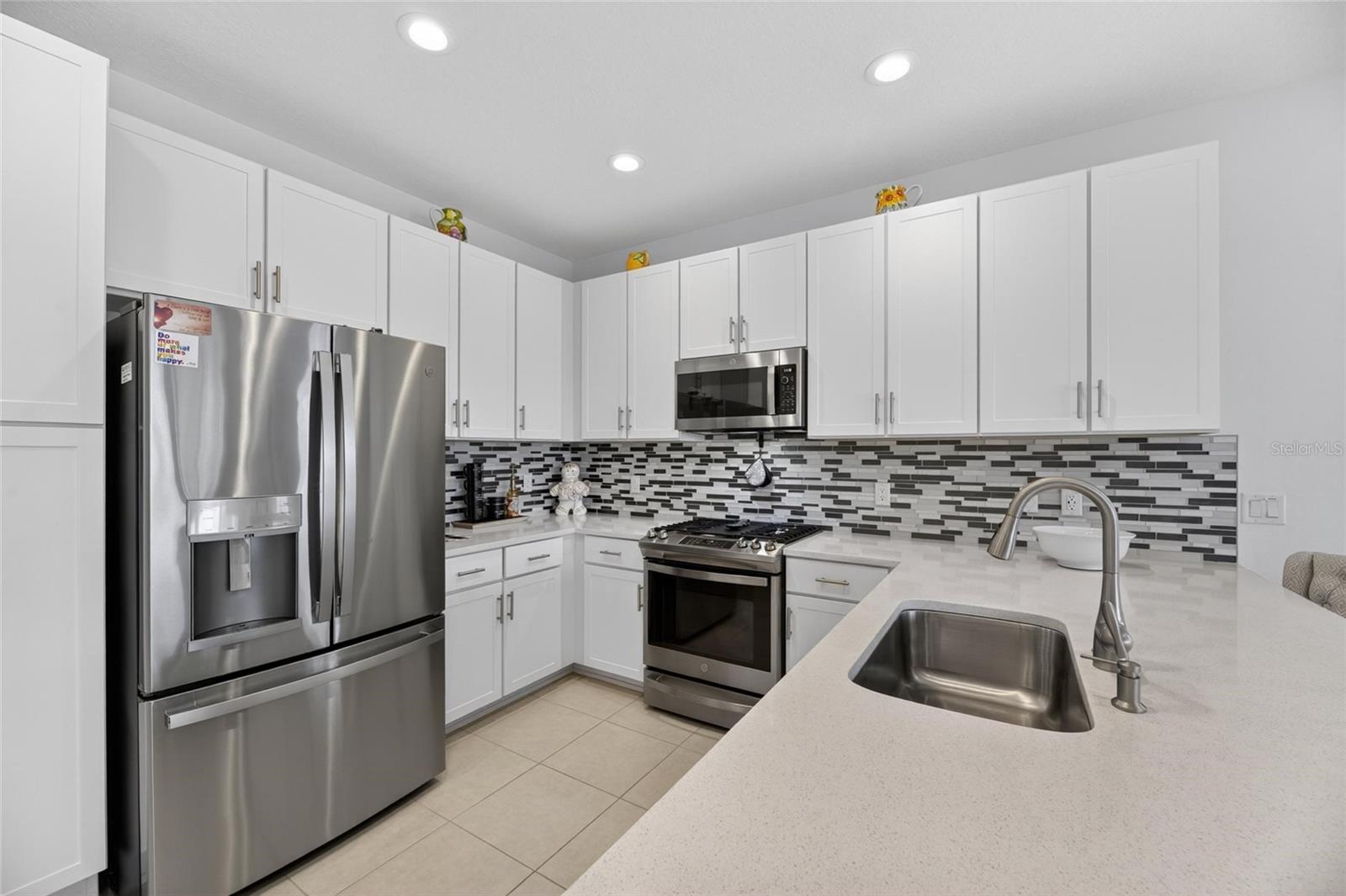 4915 SIENNA ISLES AVE, WIMAUMA, FL, 33598