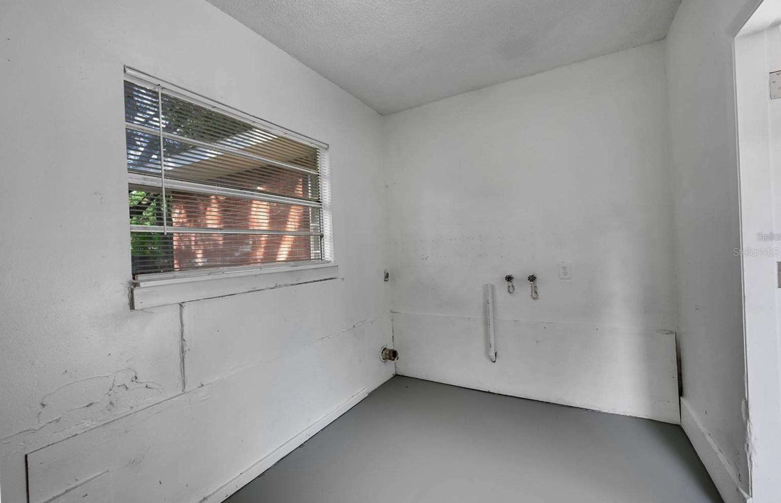 3204 E LAMBRIGHT ST, TAMPA, FL, 33610