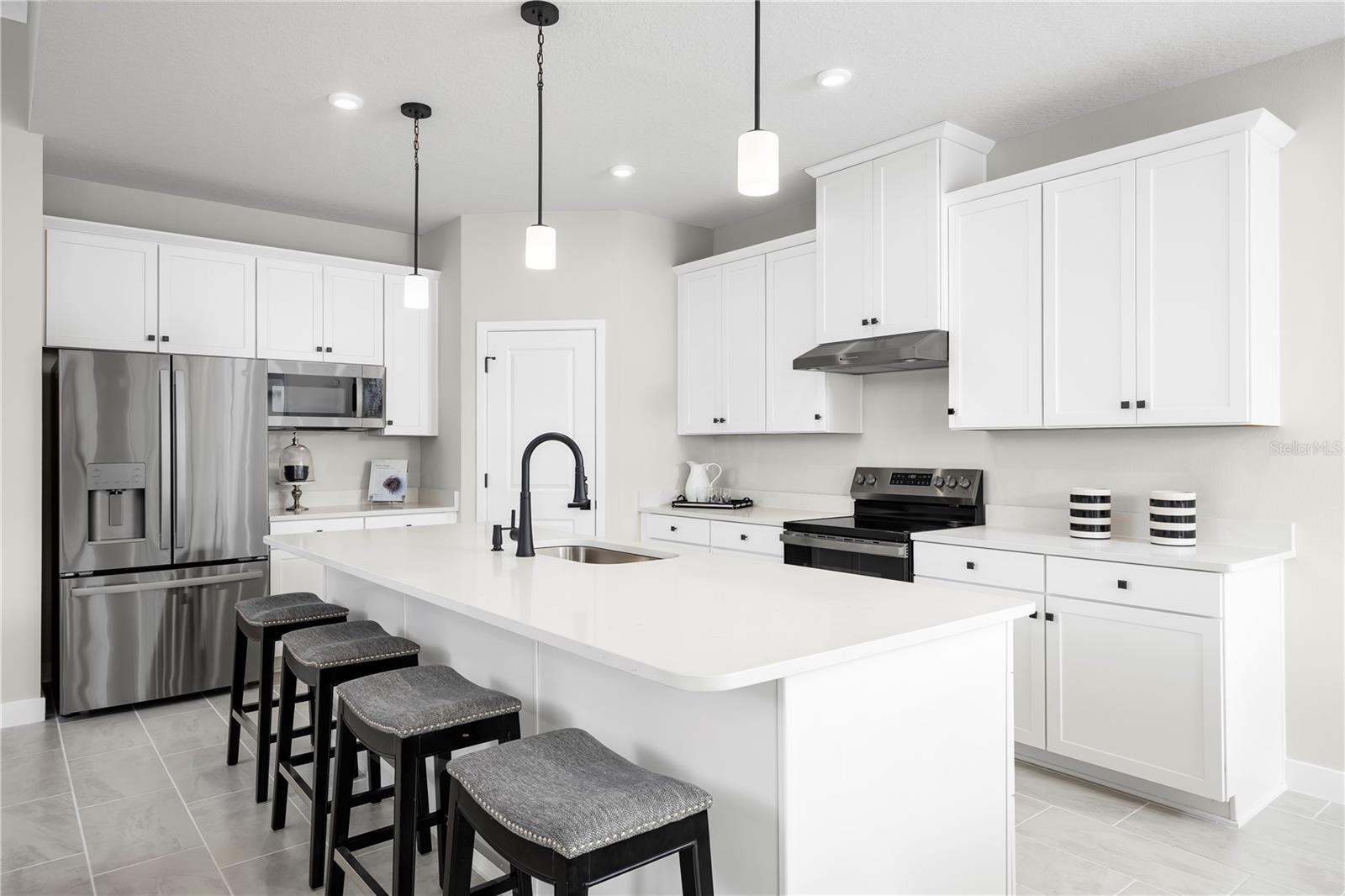 22174 PINE GROVE LOOP, LEESBURG, FL, 34748