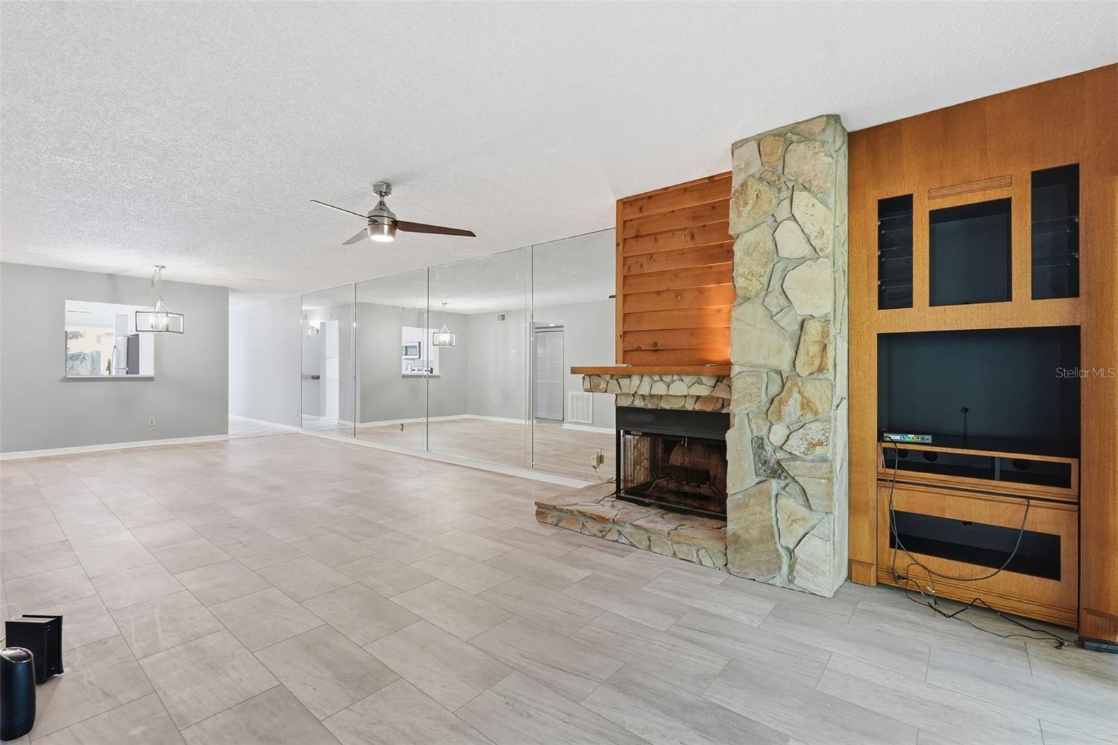 3163 LANDMARK DR #615, CLEARWATER, FL, 33761