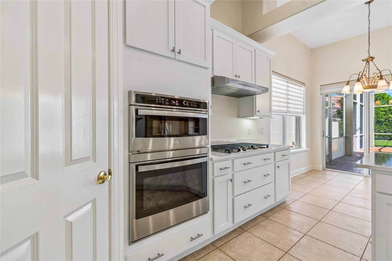 601 VIENTO DE AVILA, TAMPA, FL, 33613