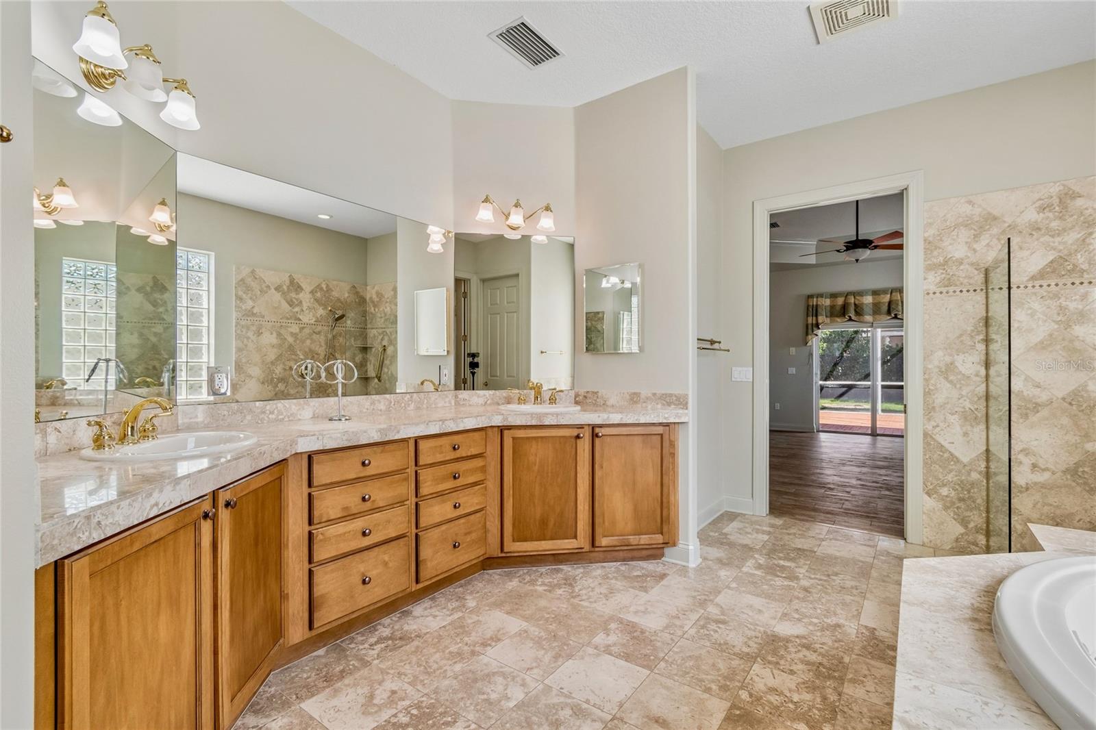 601 VIENTO DE AVILA, TAMPA, FL, 33613