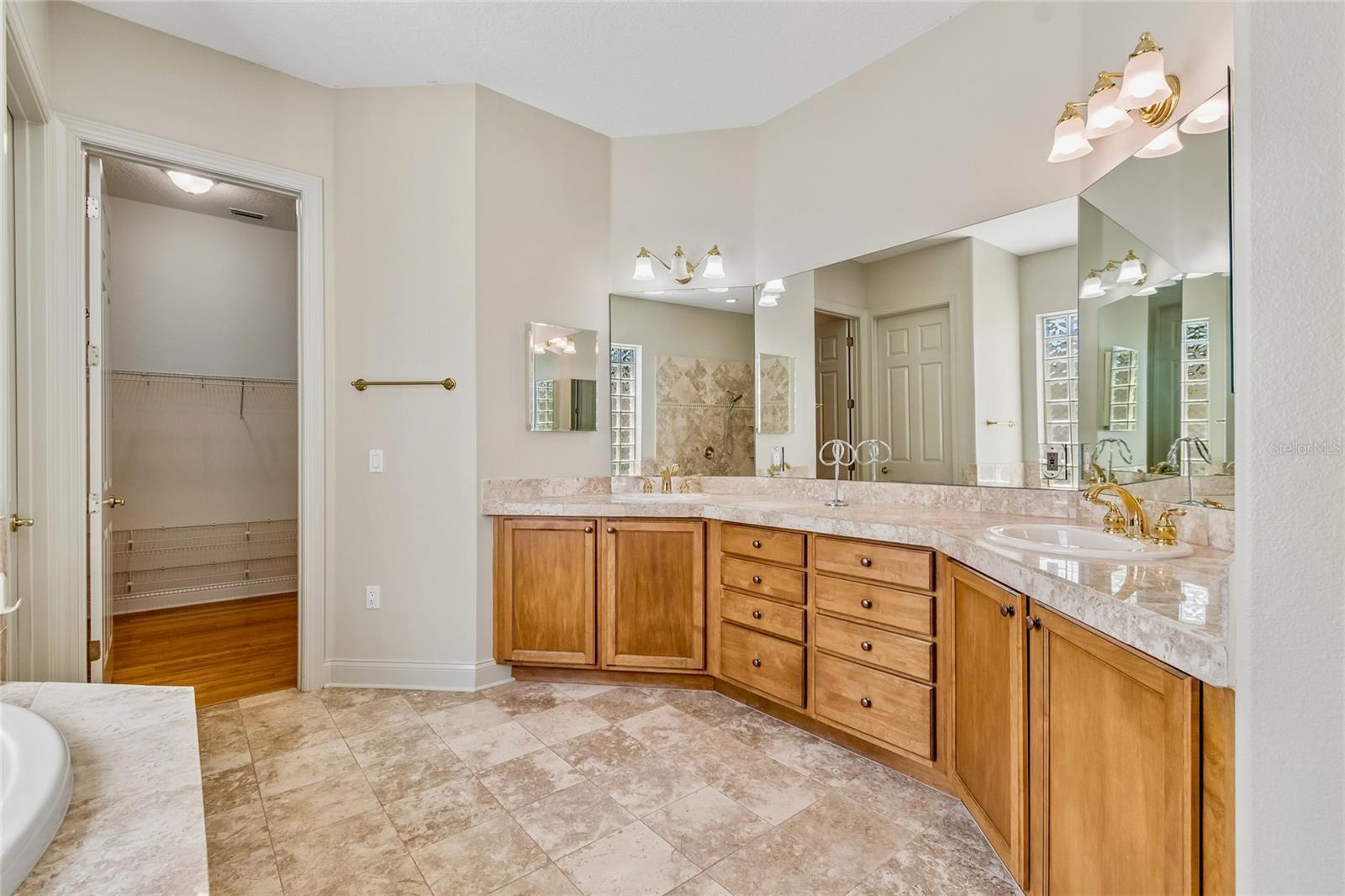 601 VIENTO DE AVILA, TAMPA, FL, 33613