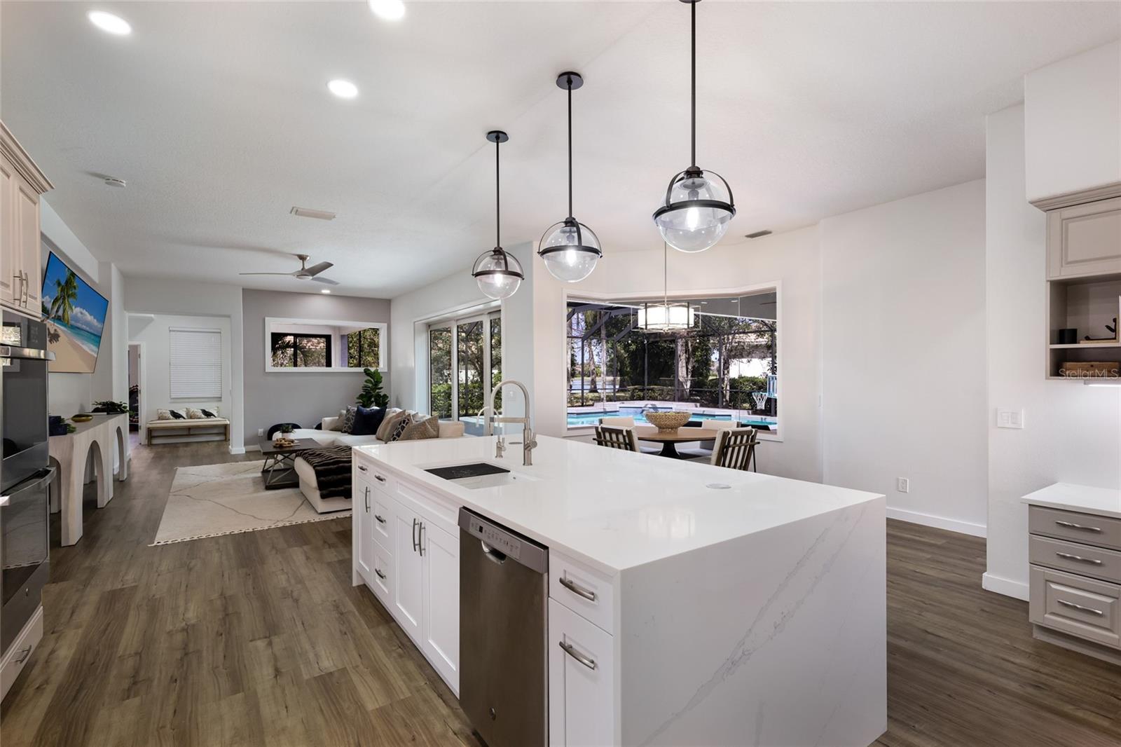 8009 ROYAL BIRKDALE CIR, LAKEWOOD RANCH, FL, 34202