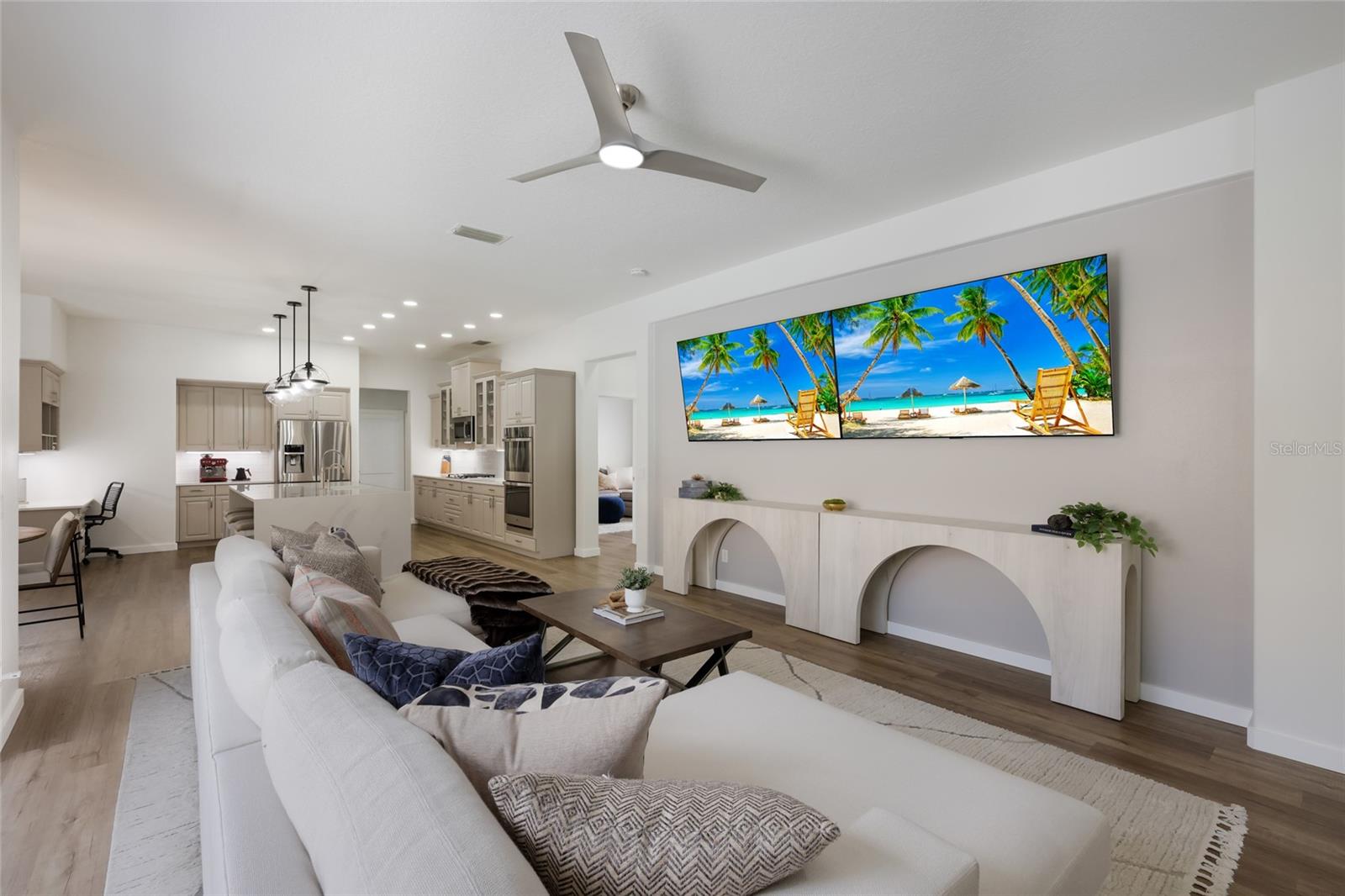 8009 ROYAL BIRKDALE CIR, LAKEWOOD RANCH, FL, 34202