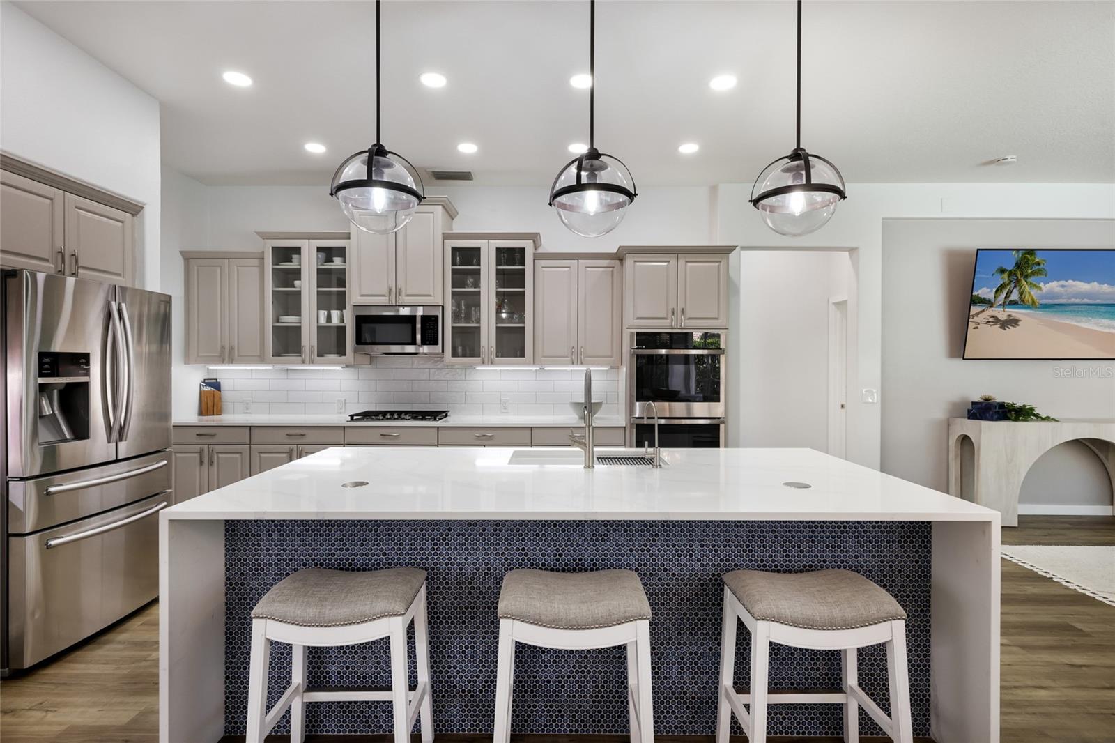 8009 ROYAL BIRKDALE CIR, LAKEWOOD RANCH, FL, 34202