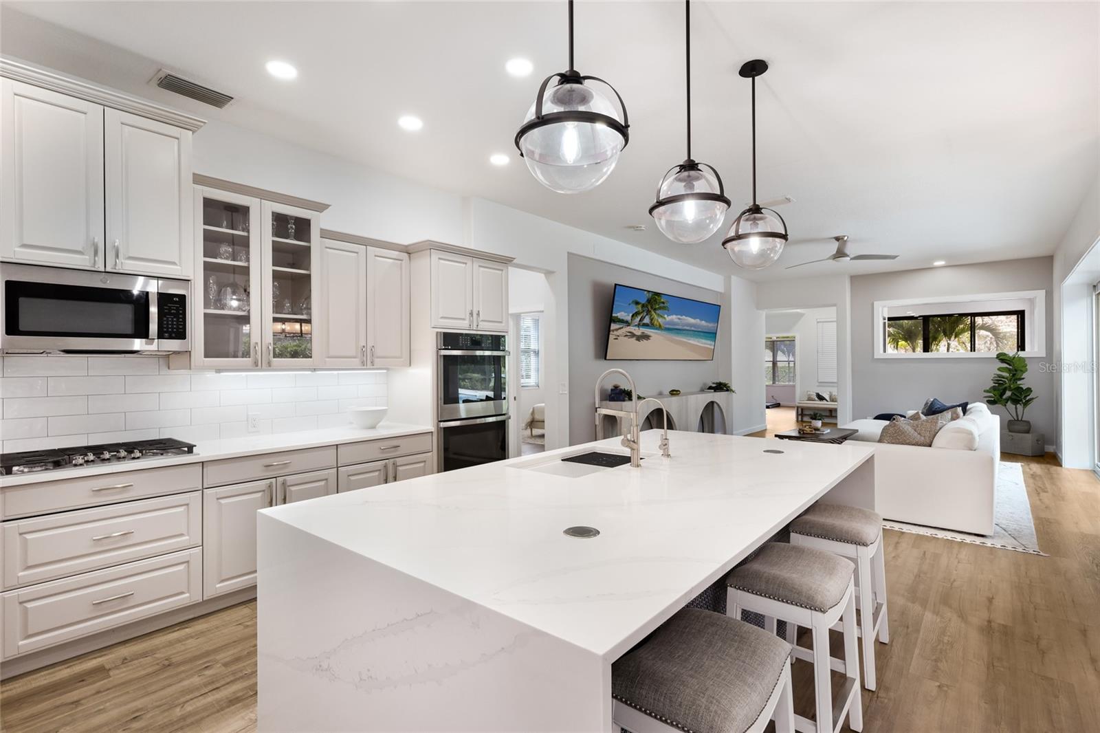 8009 ROYAL BIRKDALE CIR, LAKEWOOD RANCH, FL, 34202