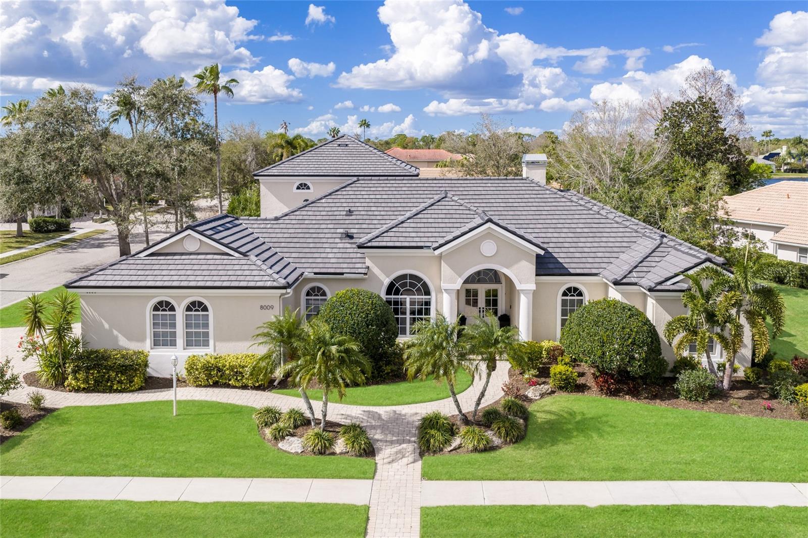 8009 ROYAL BIRKDALE CIR, LAKEWOOD RANCH, FL, 34202