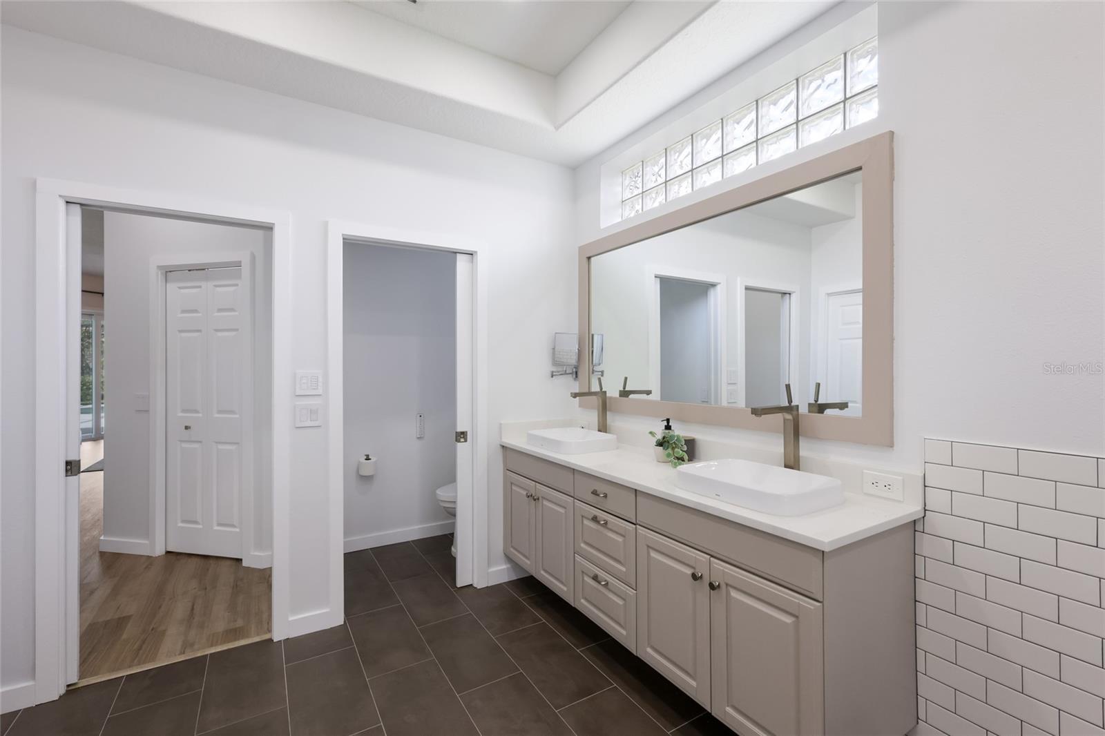 8009 ROYAL BIRKDALE CIR, LAKEWOOD RANCH, FL, 34202