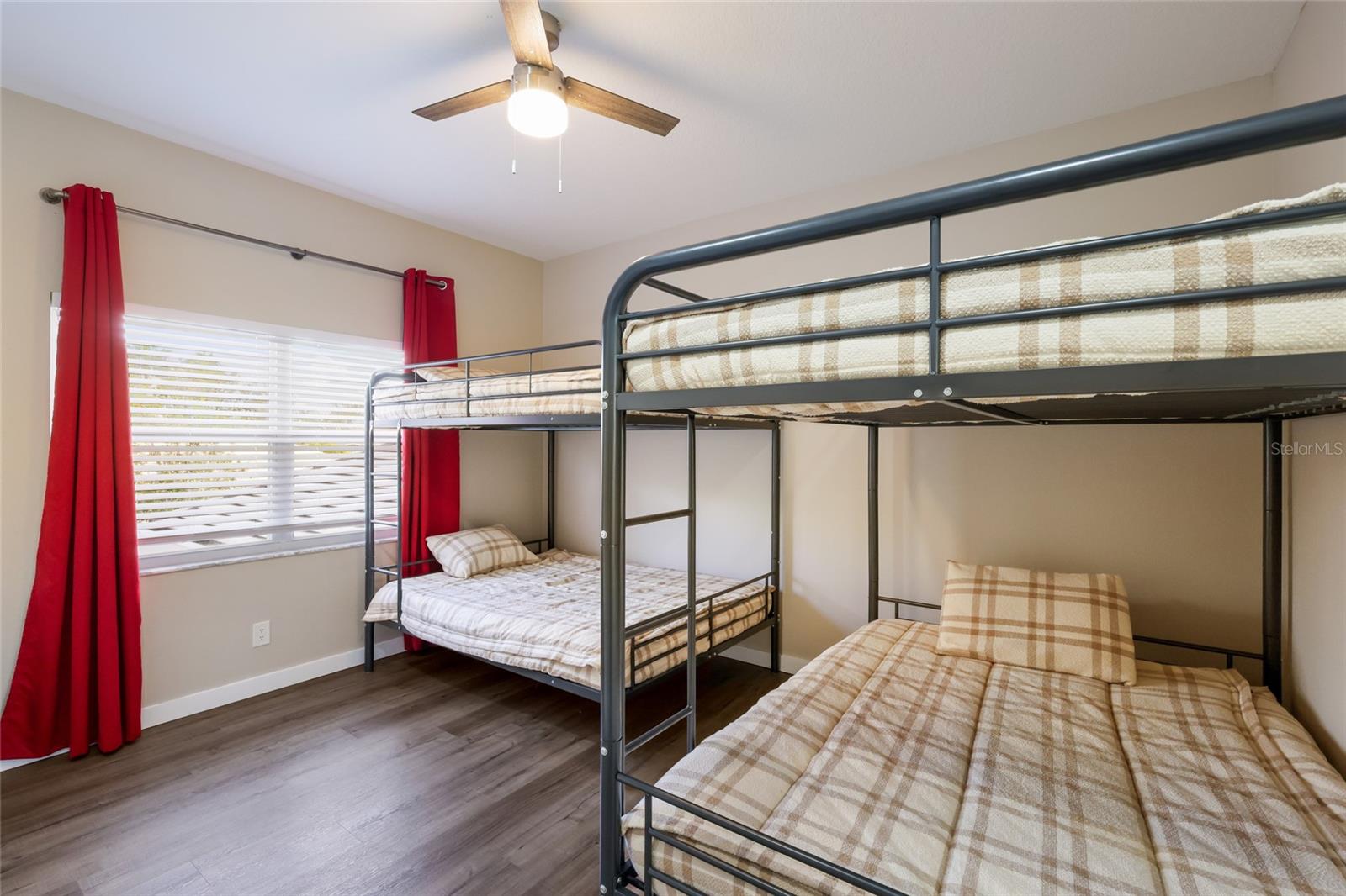 8009 ROYAL BIRKDALE CIR, LAKEWOOD RANCH, FL, 34202