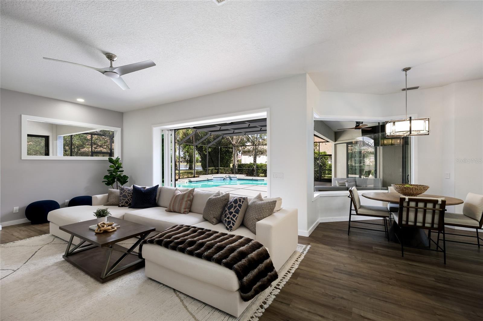 8009 ROYAL BIRKDALE CIR, LAKEWOOD RANCH, FL, 34202